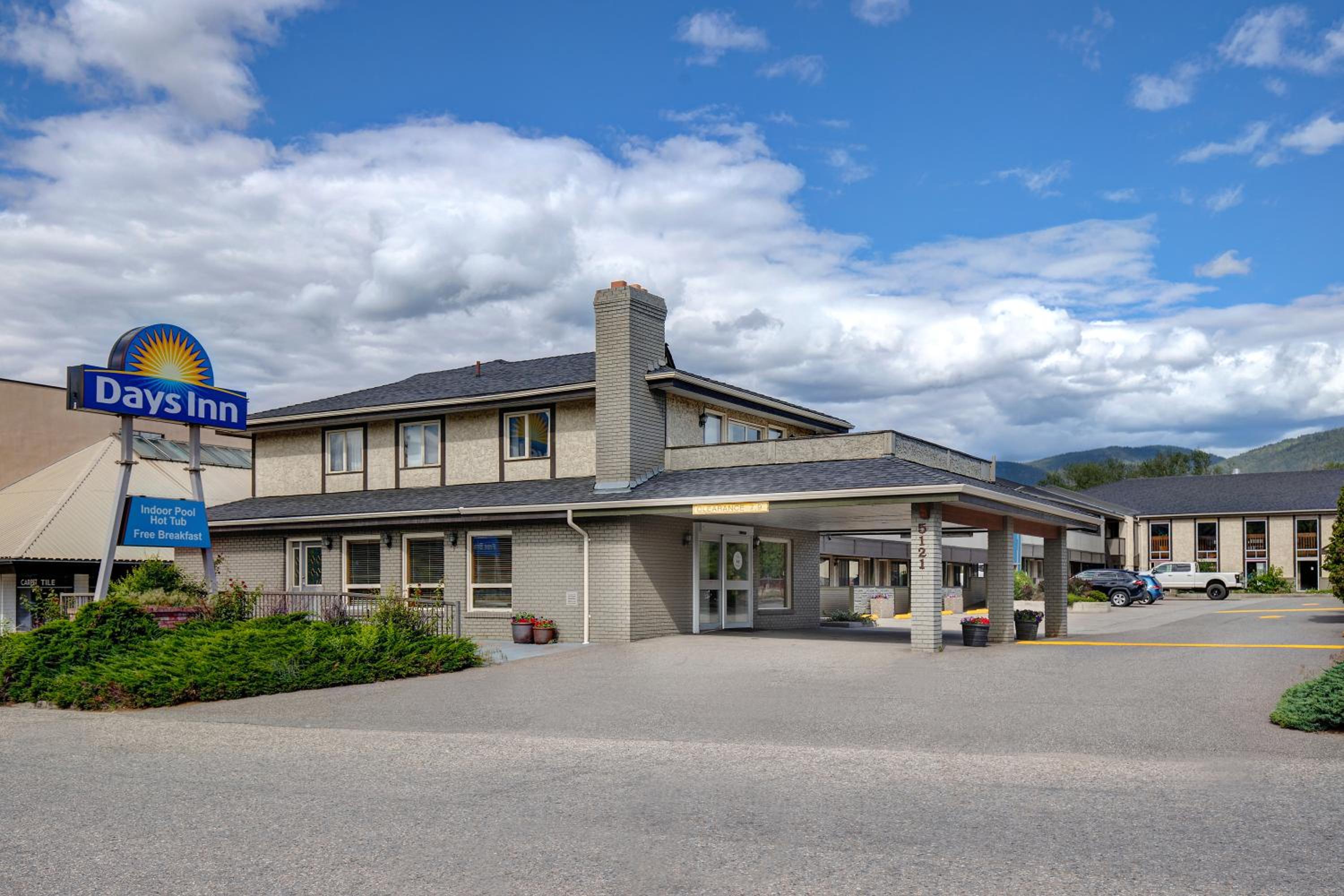 Vernon Vacations - Days Inn by Wyndham Vernon - Property Image 10