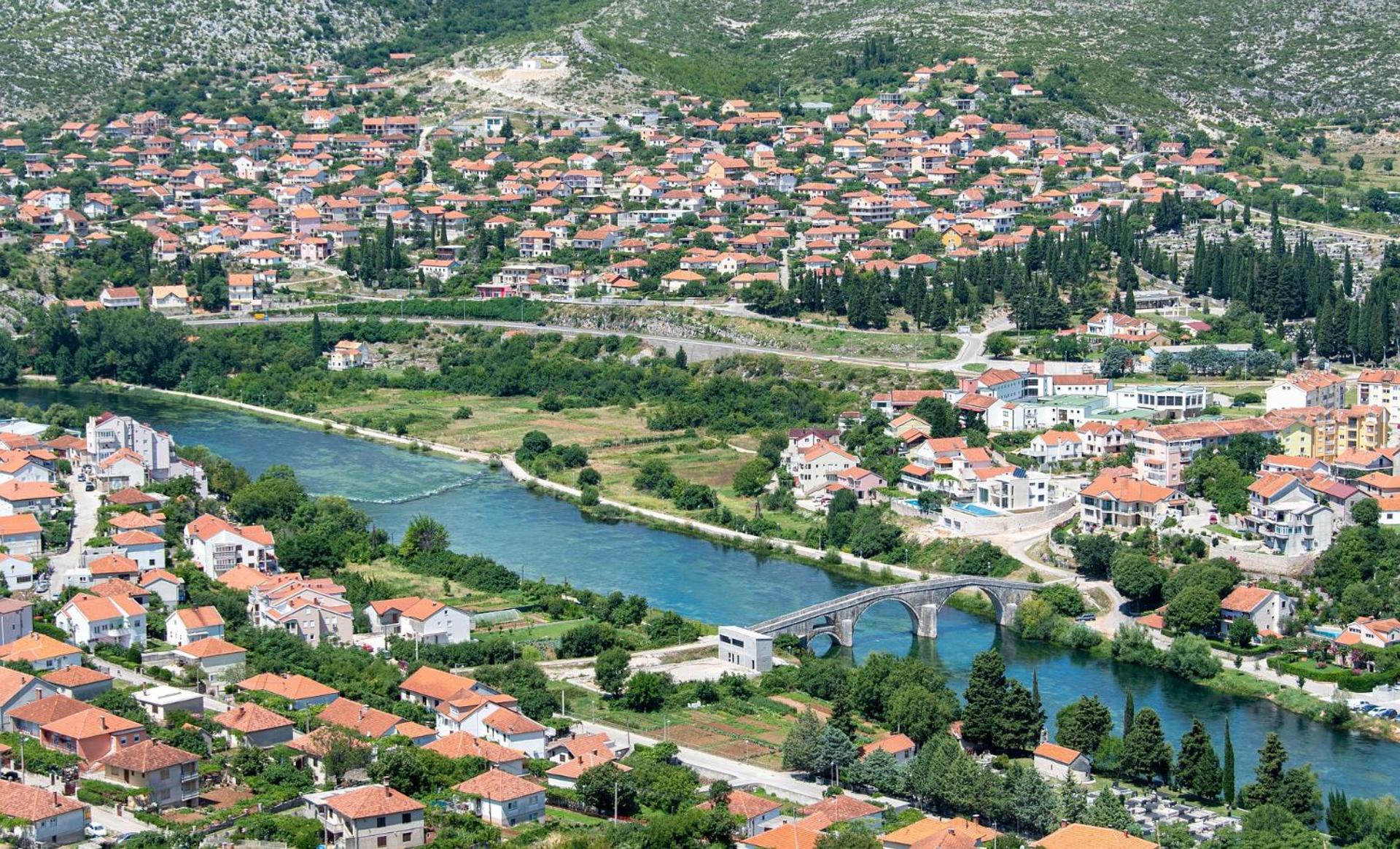 Trebinje LUX Apartman sa garažom blizu centra