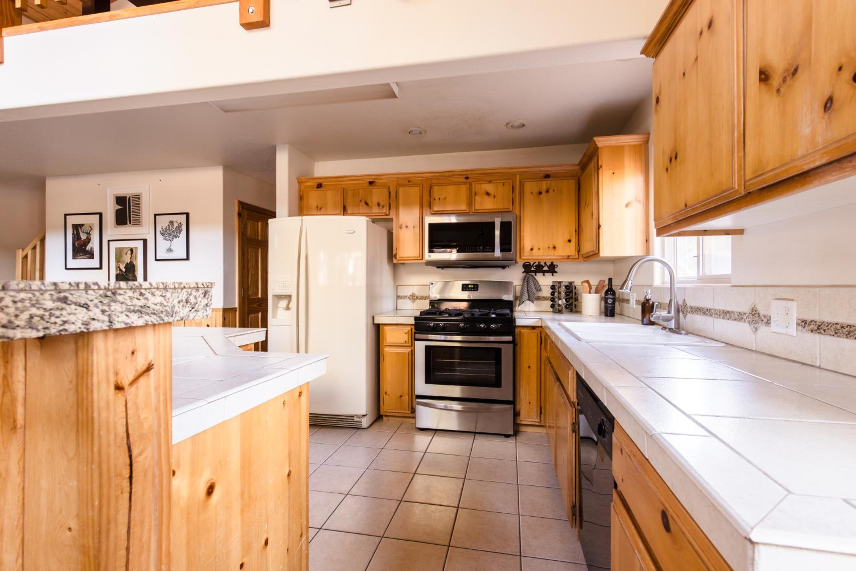 Walk to Ski Resort Lift • Deck Hot Tub Game Loft Jumper by AvantStay