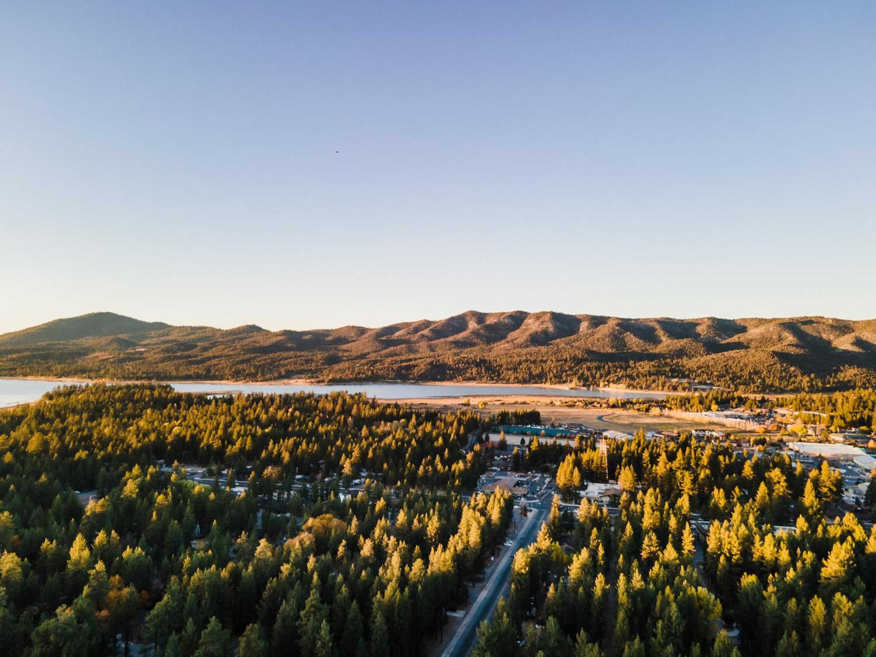 Walk to Ski Resort Lift • Deck Hot Tub Game Loft Jumper by AvantStay