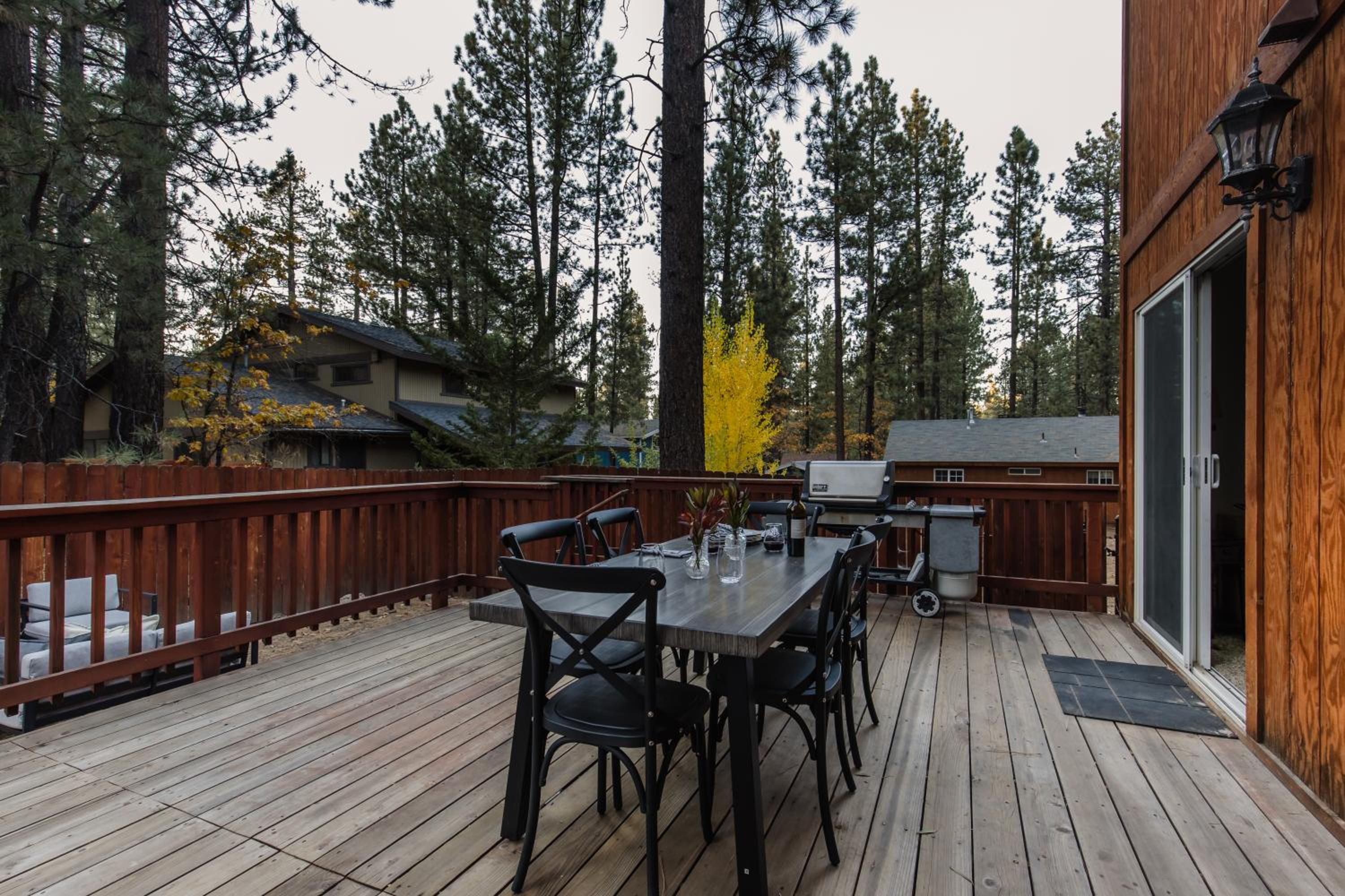 Walk to Ski Resort Lift • Deck Hot Tub Game Loft Jumper by AvantStay