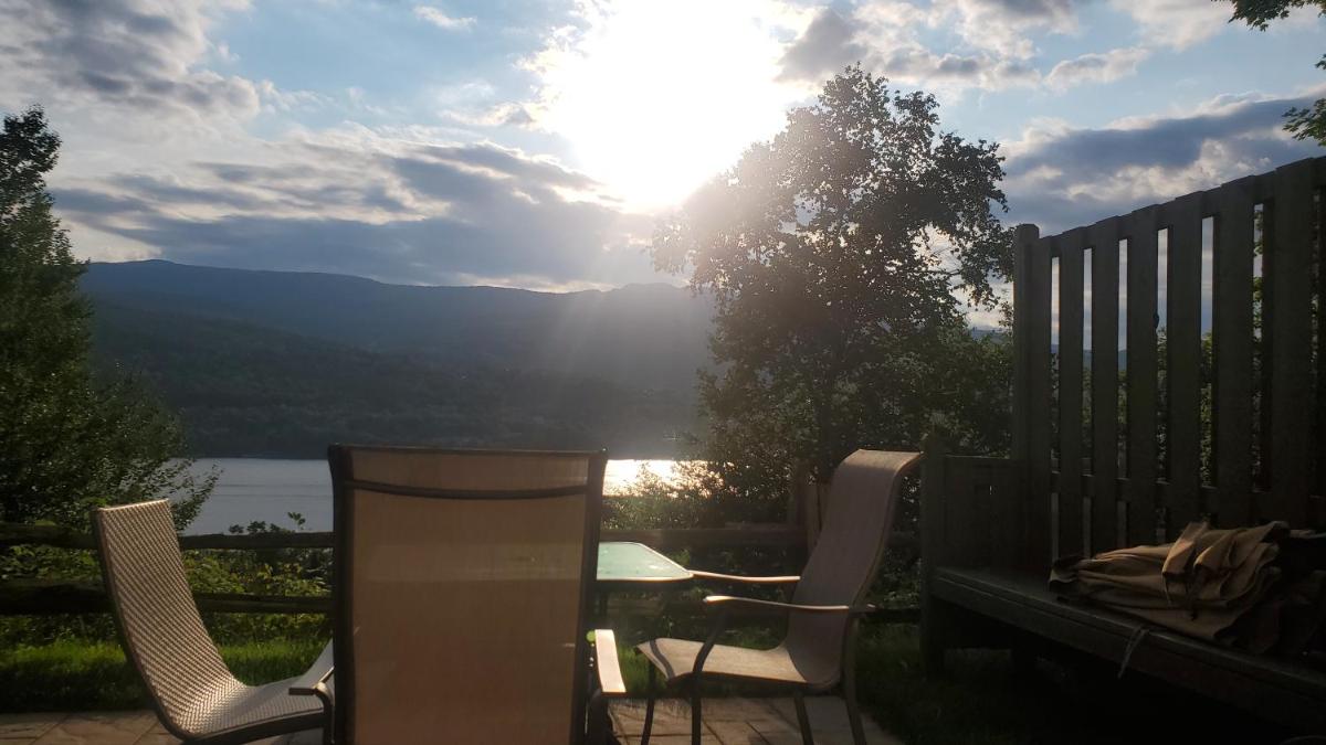 Beautiful suite with superb mountain view. view 3
