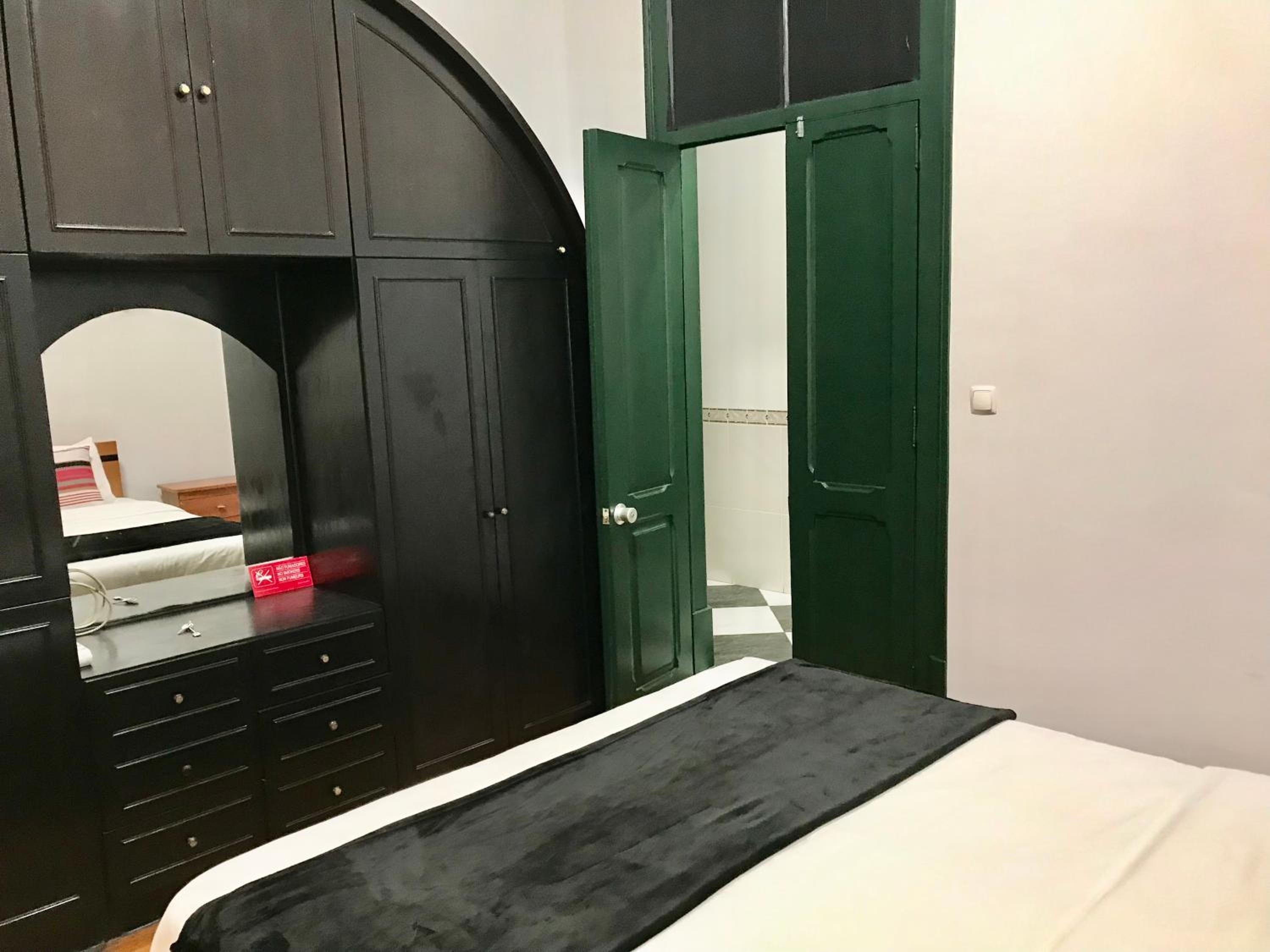 Sublime Black Bedroom view 3