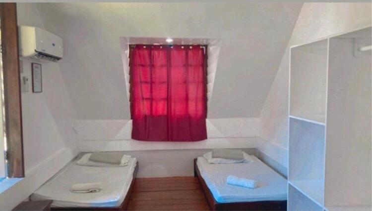 Shat's Guesthouse Siargao near Beach view 4
