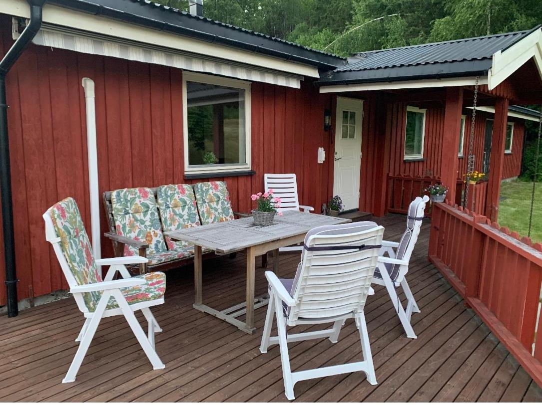 Feriehus med utsikt til fjord og fjell view 4