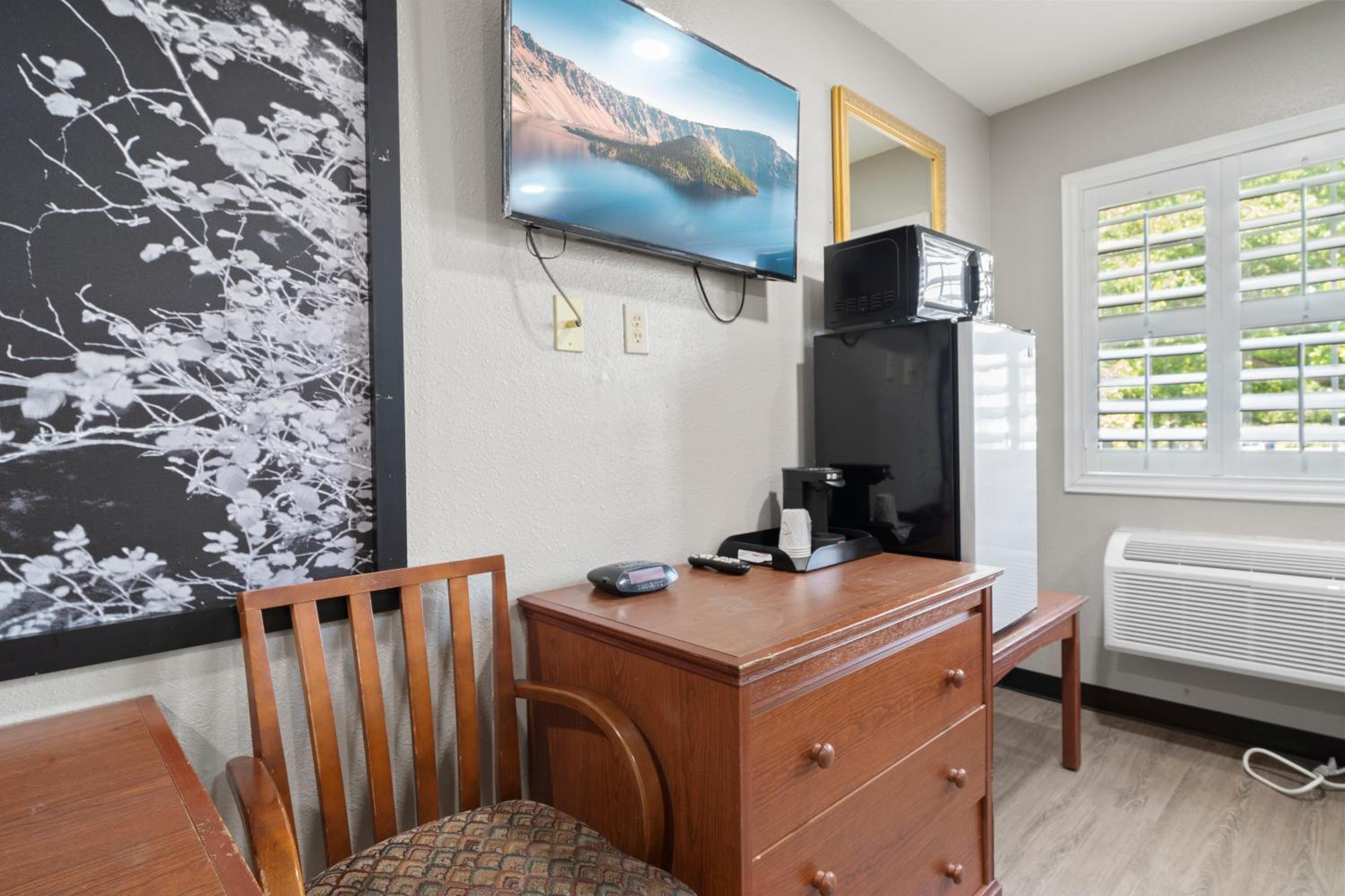 Medford Vacations - Travelers Inn Medford I-5 - Property Image 9