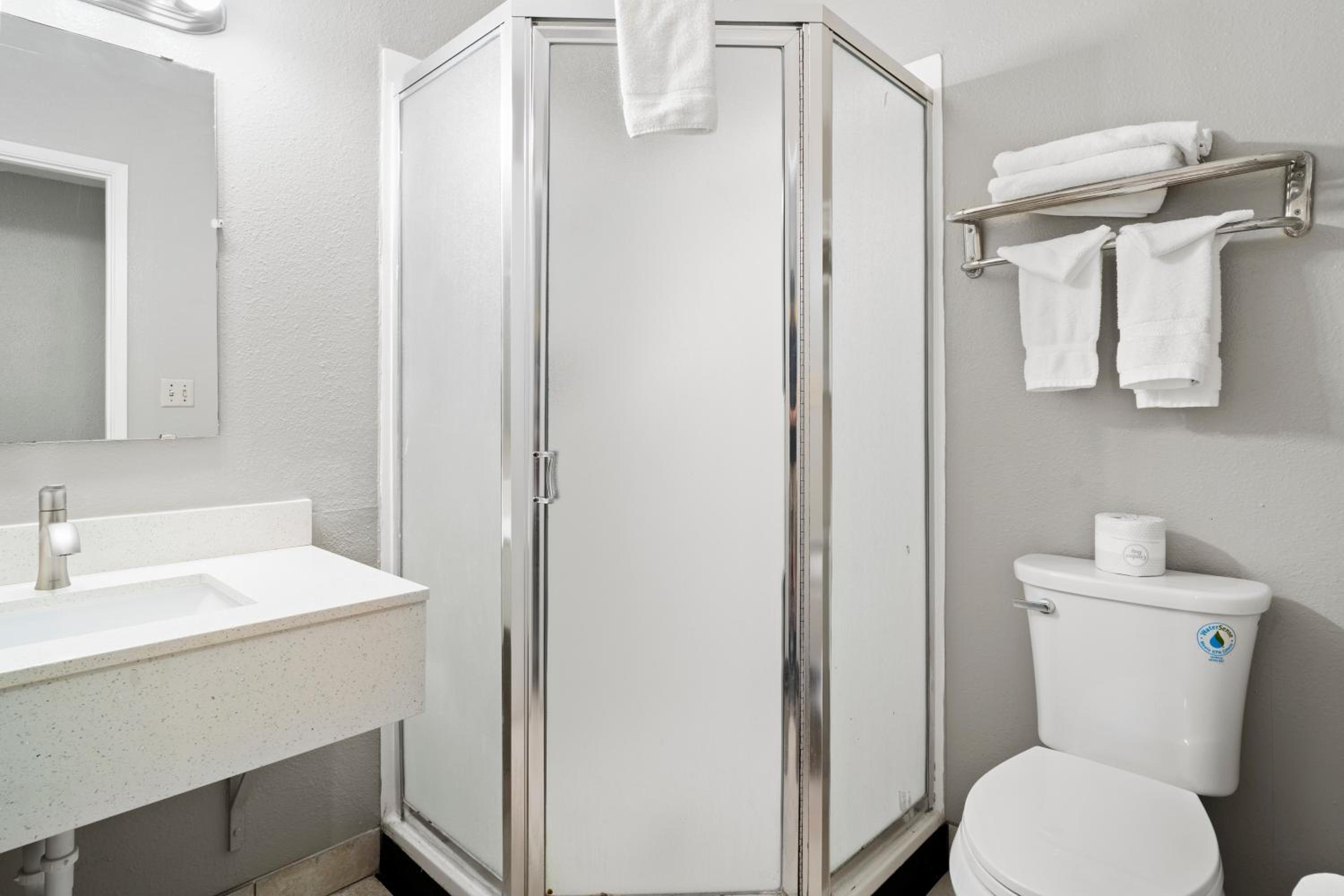 Medford Vacations - Travelers Inn Medford I-5 - Property Image 7