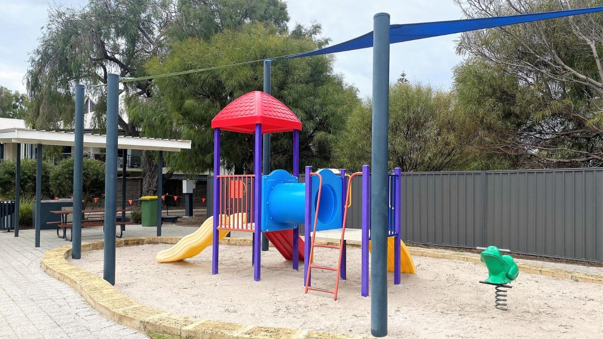 Photo 19