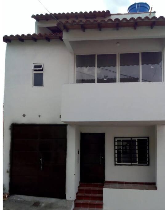 Agradable casa para alojamiento completo CURITI