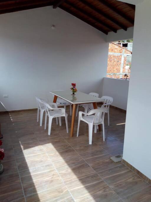 Agradable casa para alojamiento completo CURITI