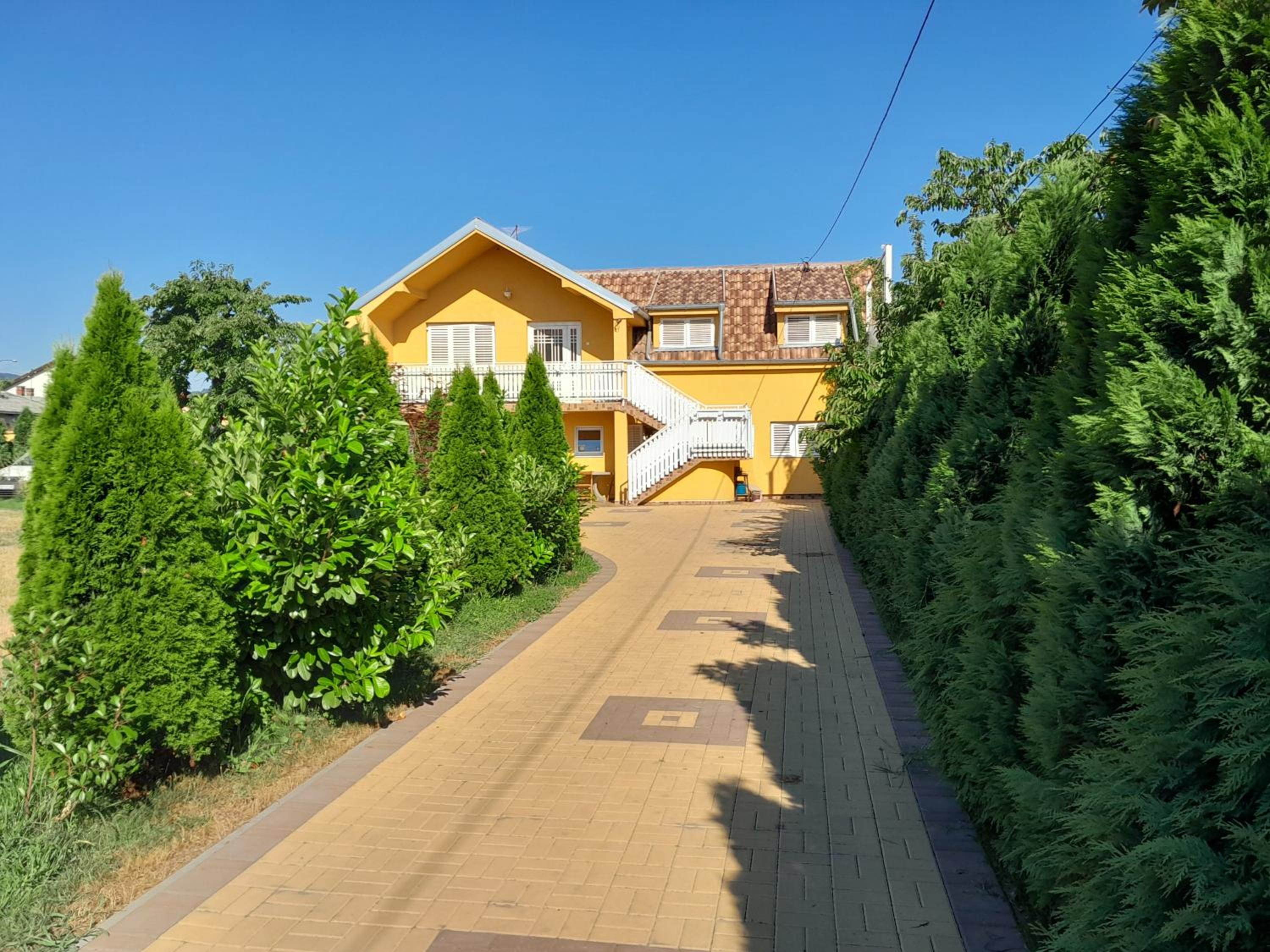 Golden House Apartments view 4