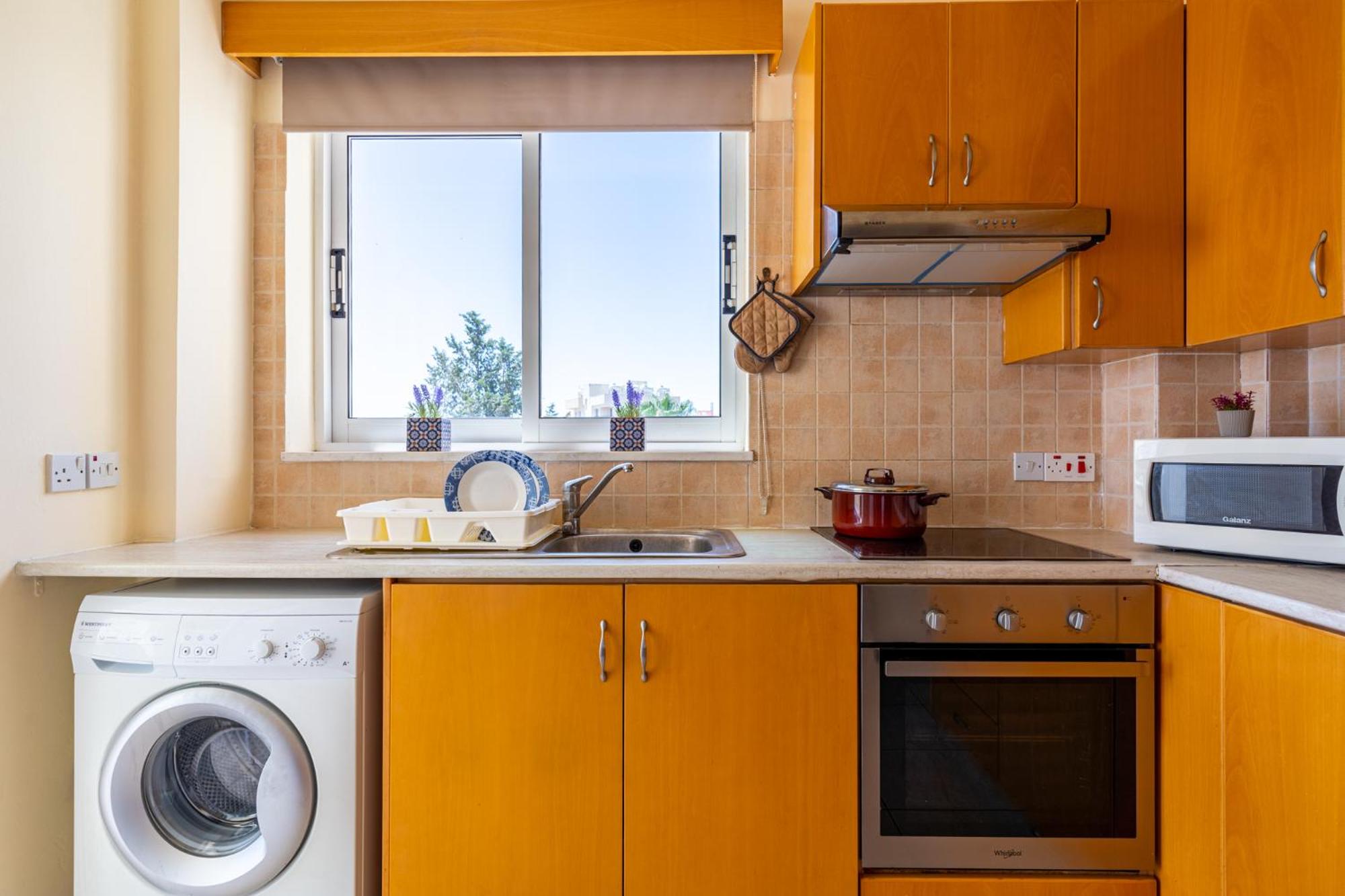 Blue Time 2-Bedroom Apartment in Larnaca