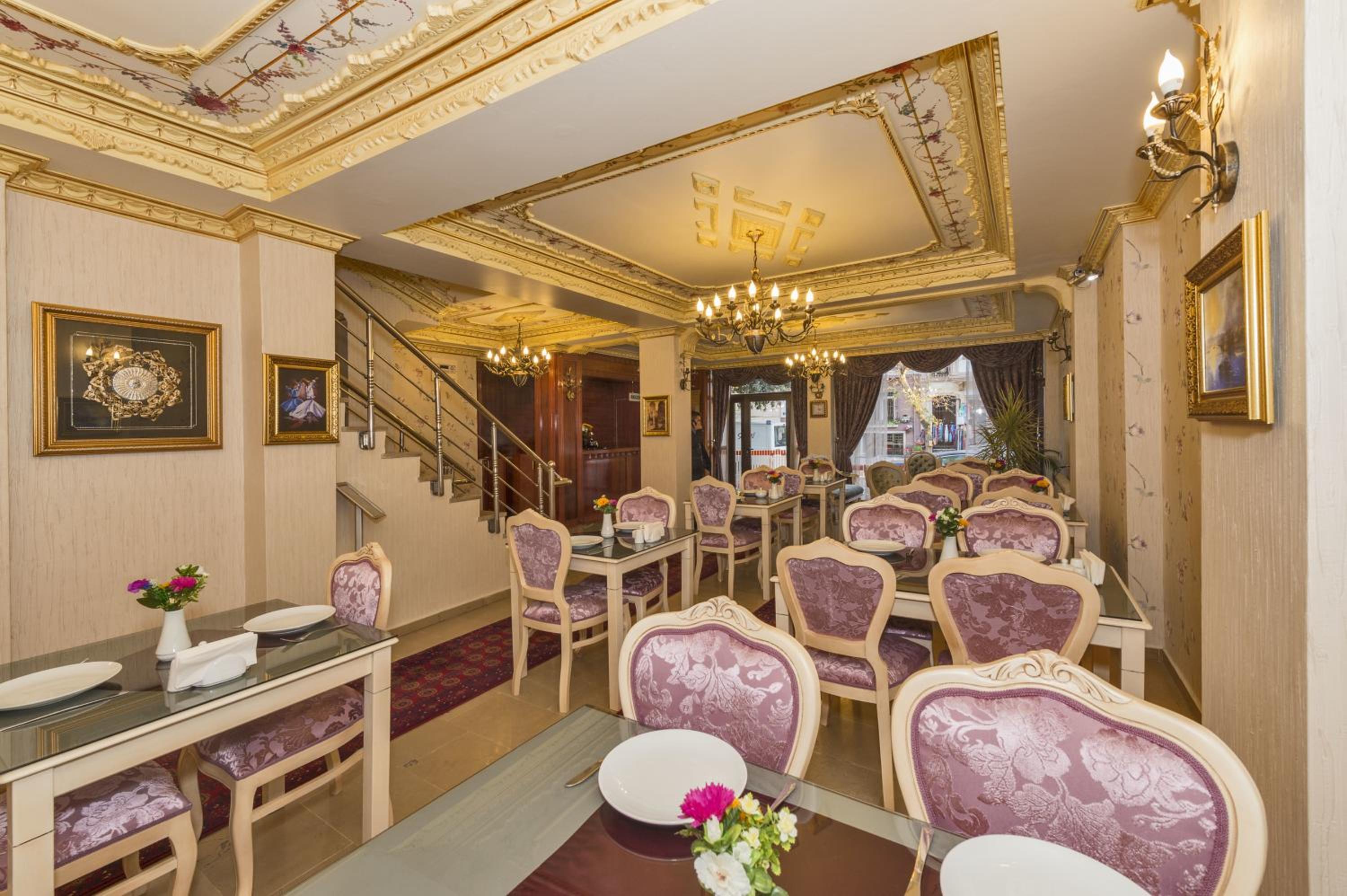 Istanbul Holiday Hotel - Image 8