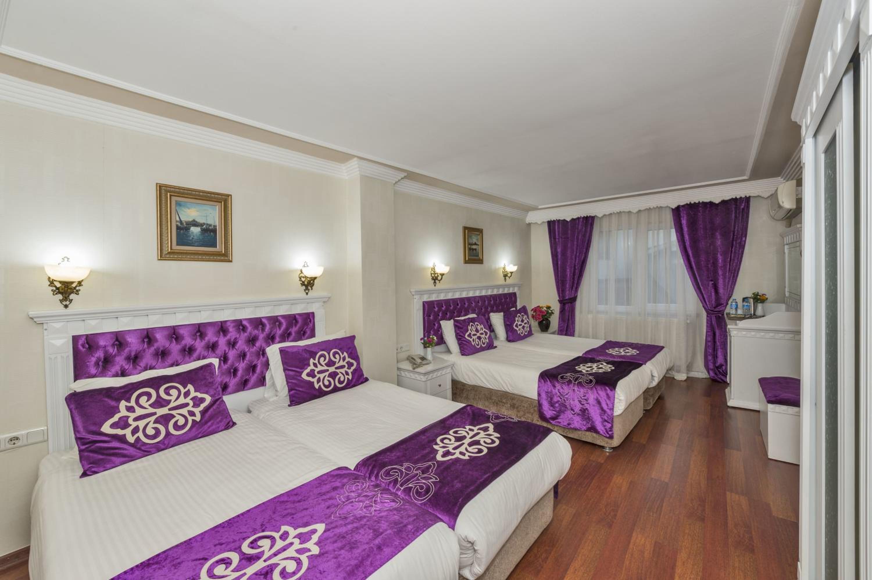 Istanbul Holiday Hotel - Image 9