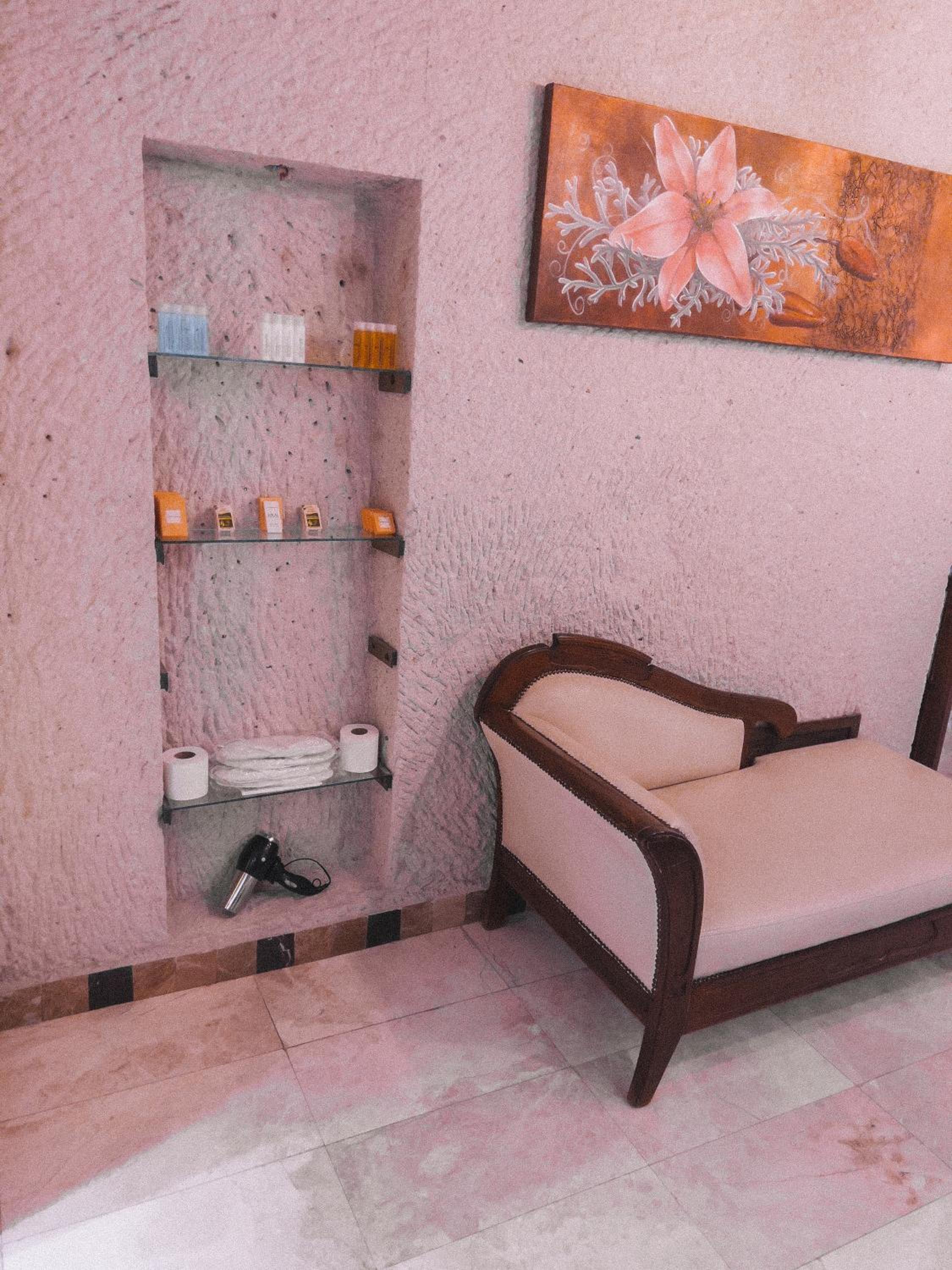 Local Cave House Hotel - Image 51