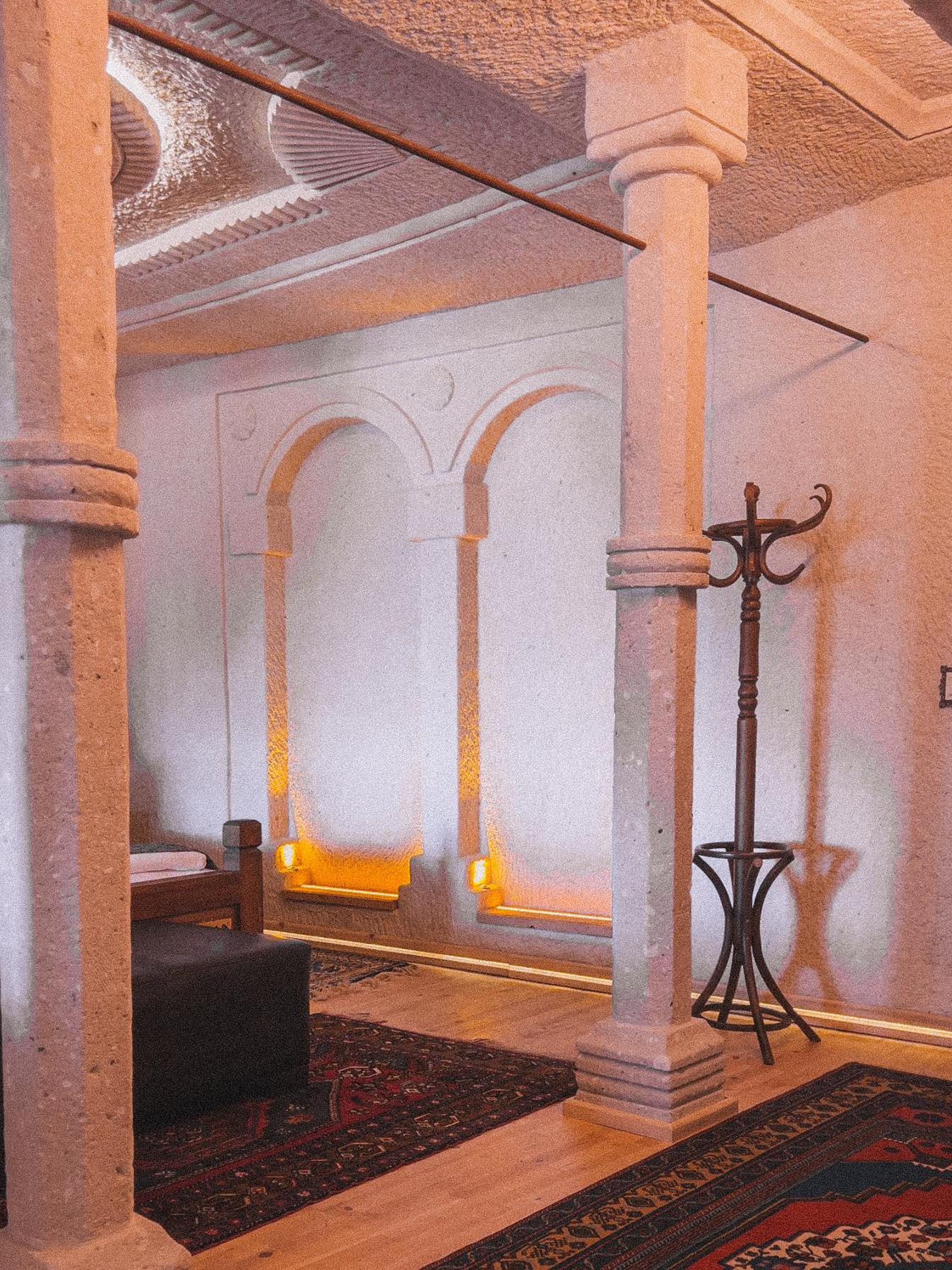 Local Cave House Hotel - Image 39