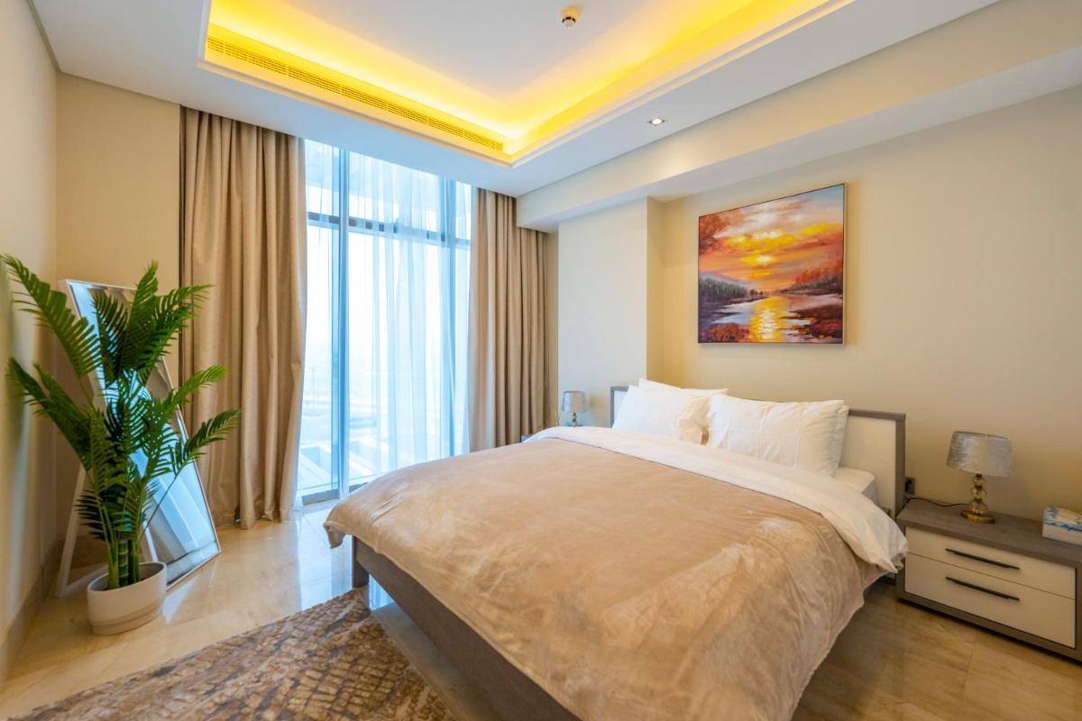 Spacious beachfront 2 bedroom apartment - The 8