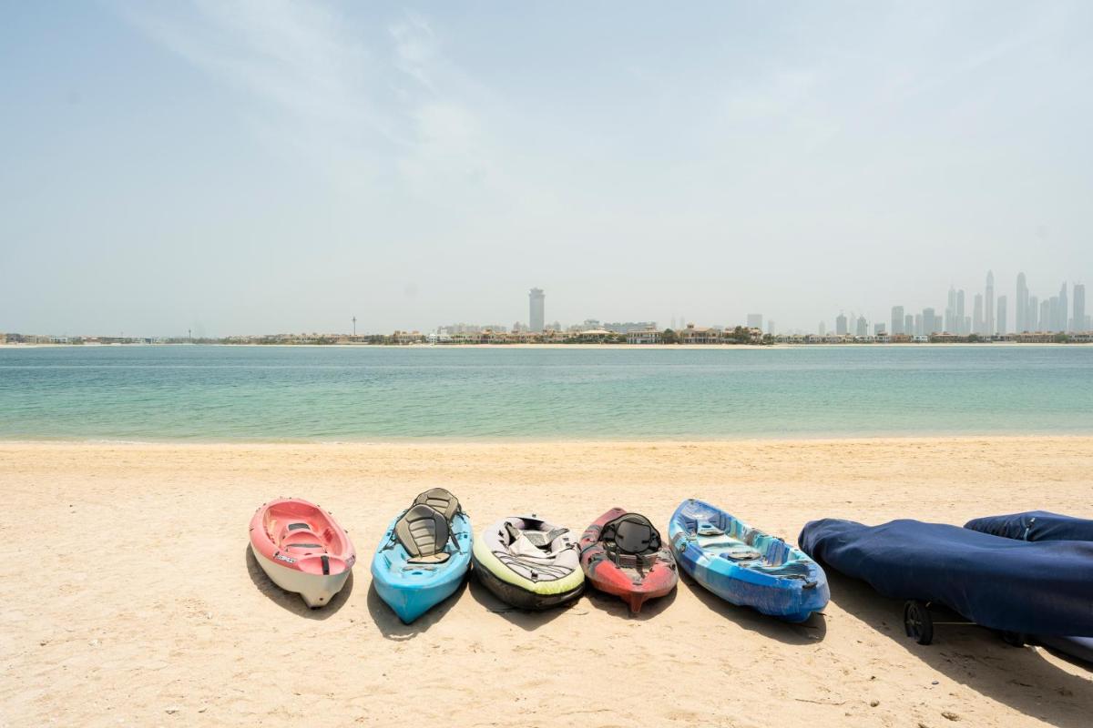 Spacious beachfront 2 bedroom apartment - The 8