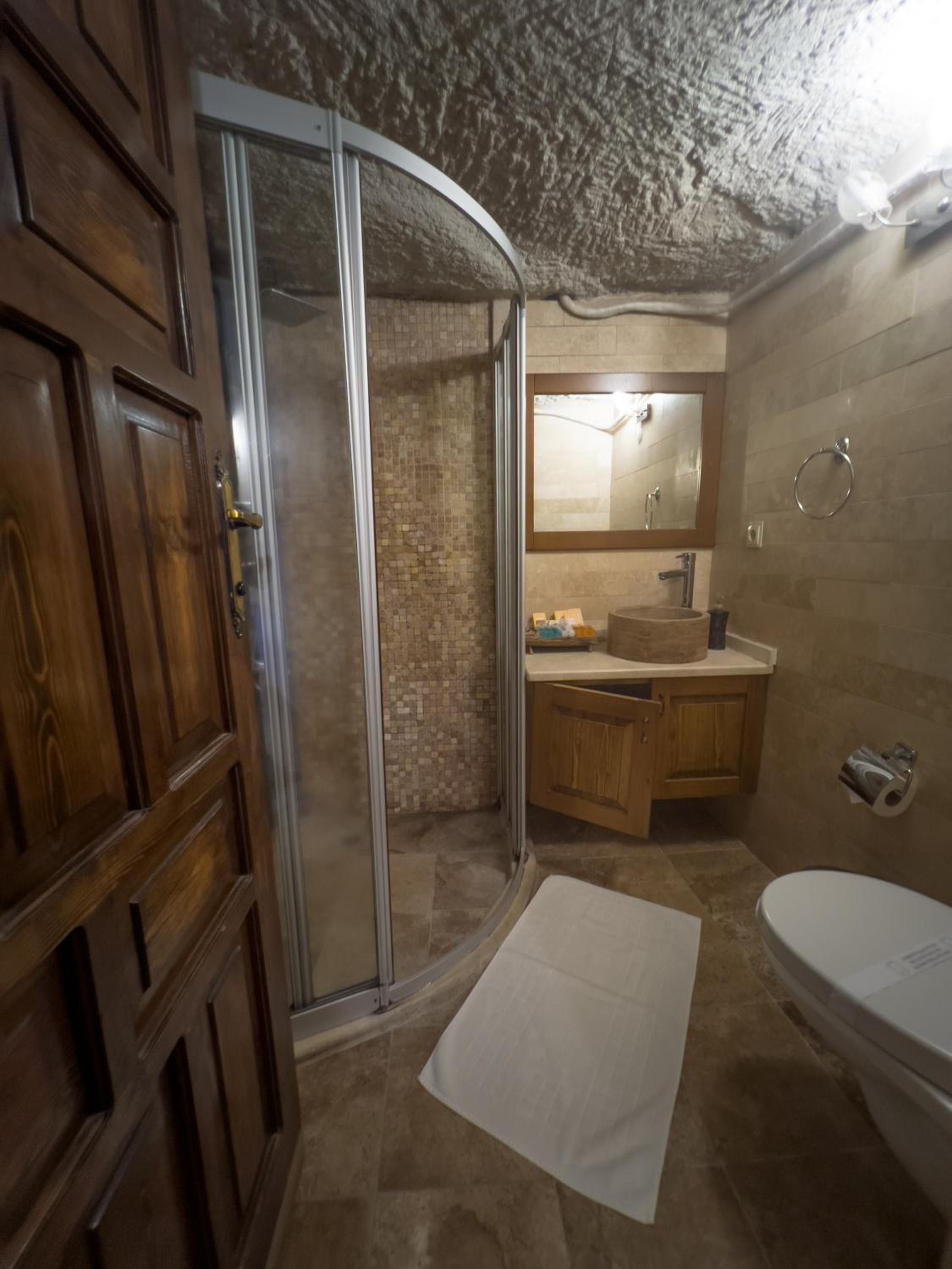 Local Cave House Hotel - Image 70