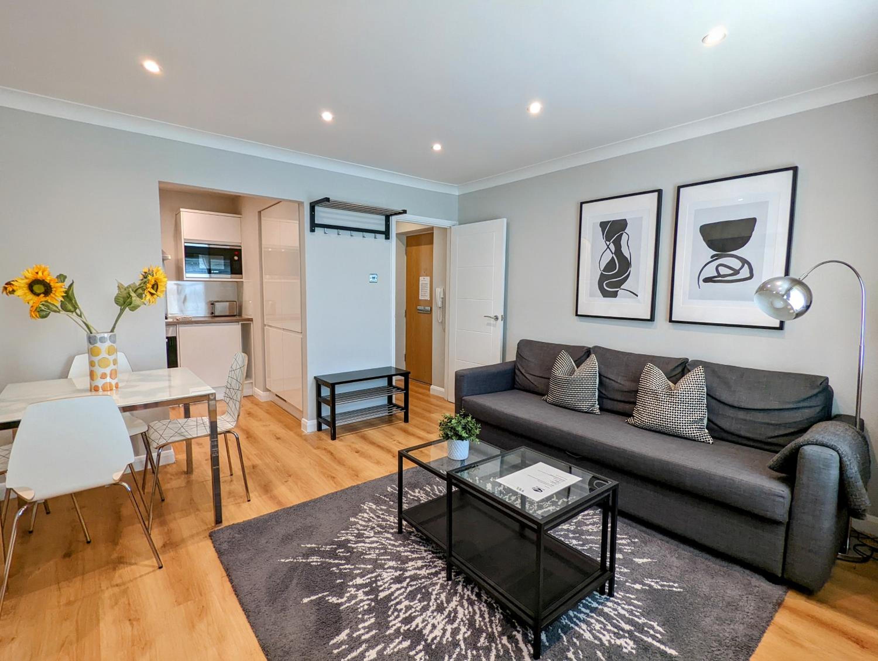 Saffron Court by Wycombe Apartments - Apt 08 view 2