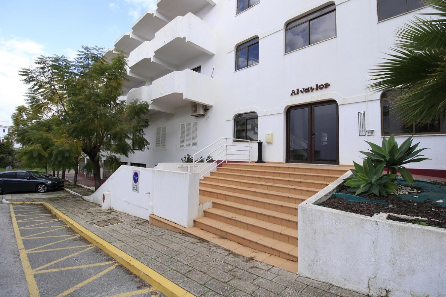 Vilamoura Cosy 3 With Pool by Homing view 5