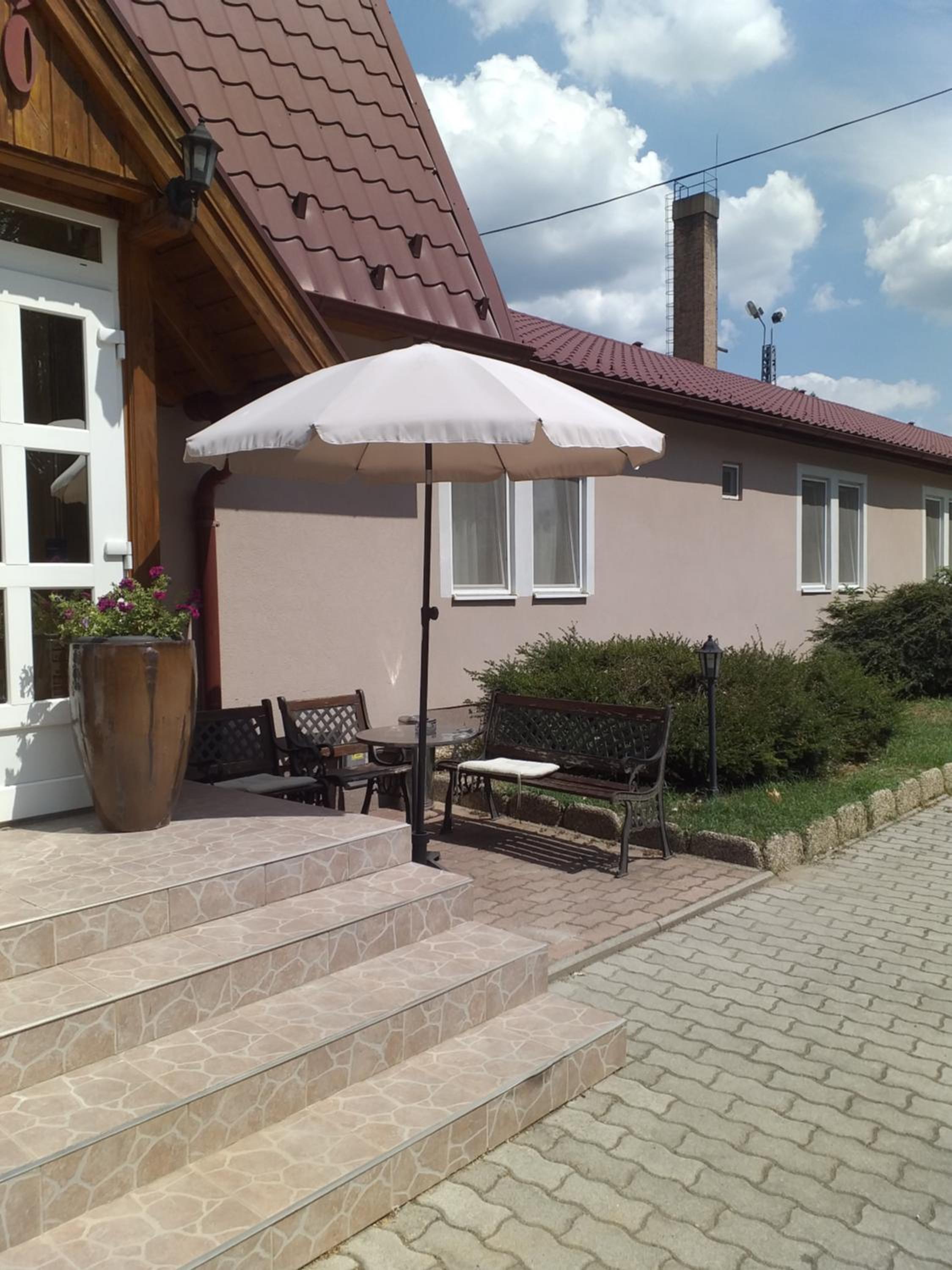 Kata Panzió view 2