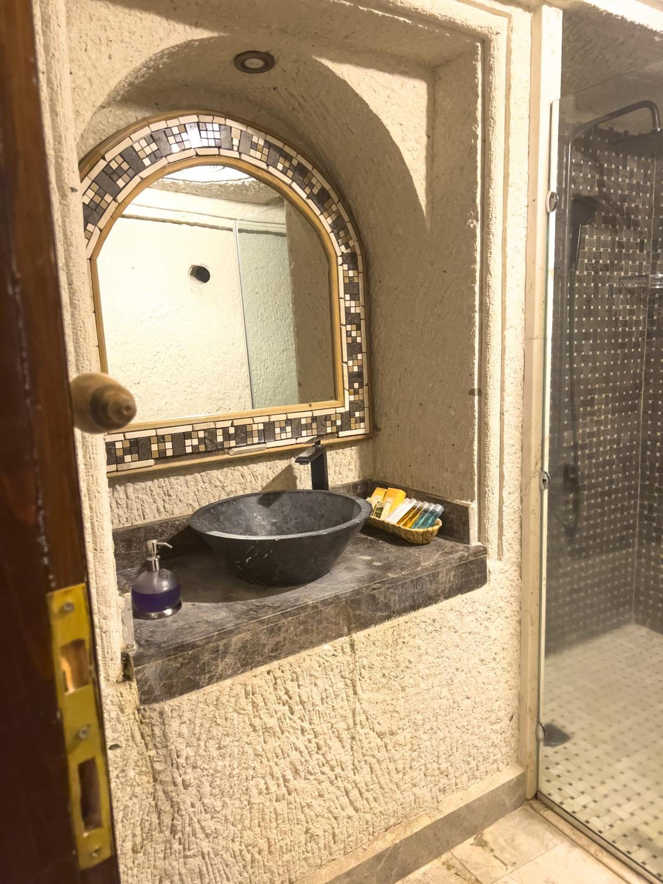 Local Cave House Hotel - Image 139