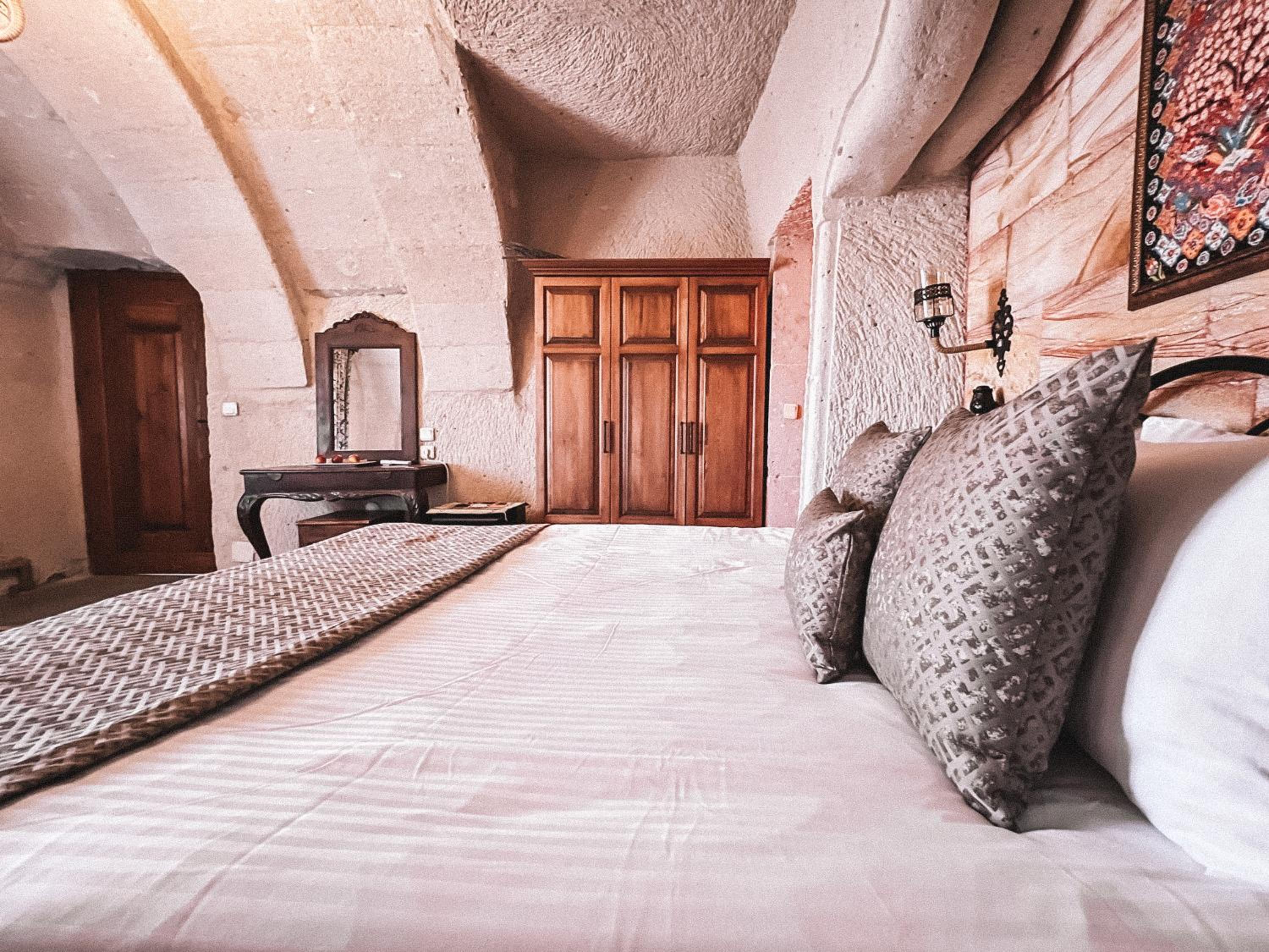 Local Cave House Hotel - Image 92