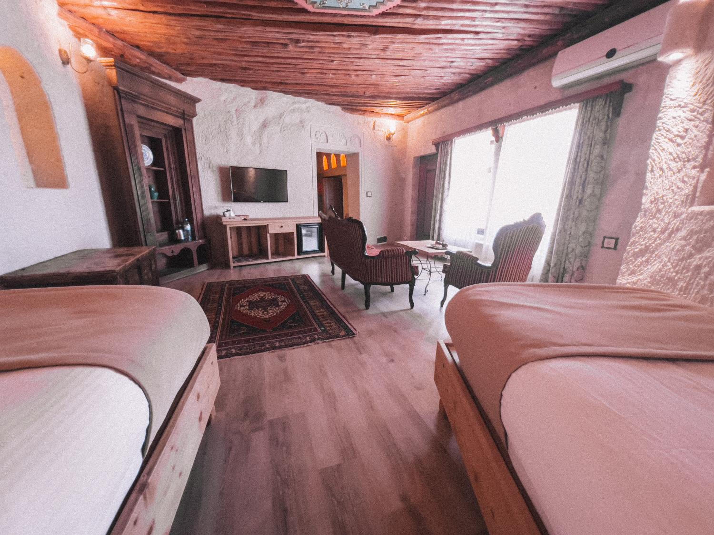 Local Cave House Hotel - Image 150