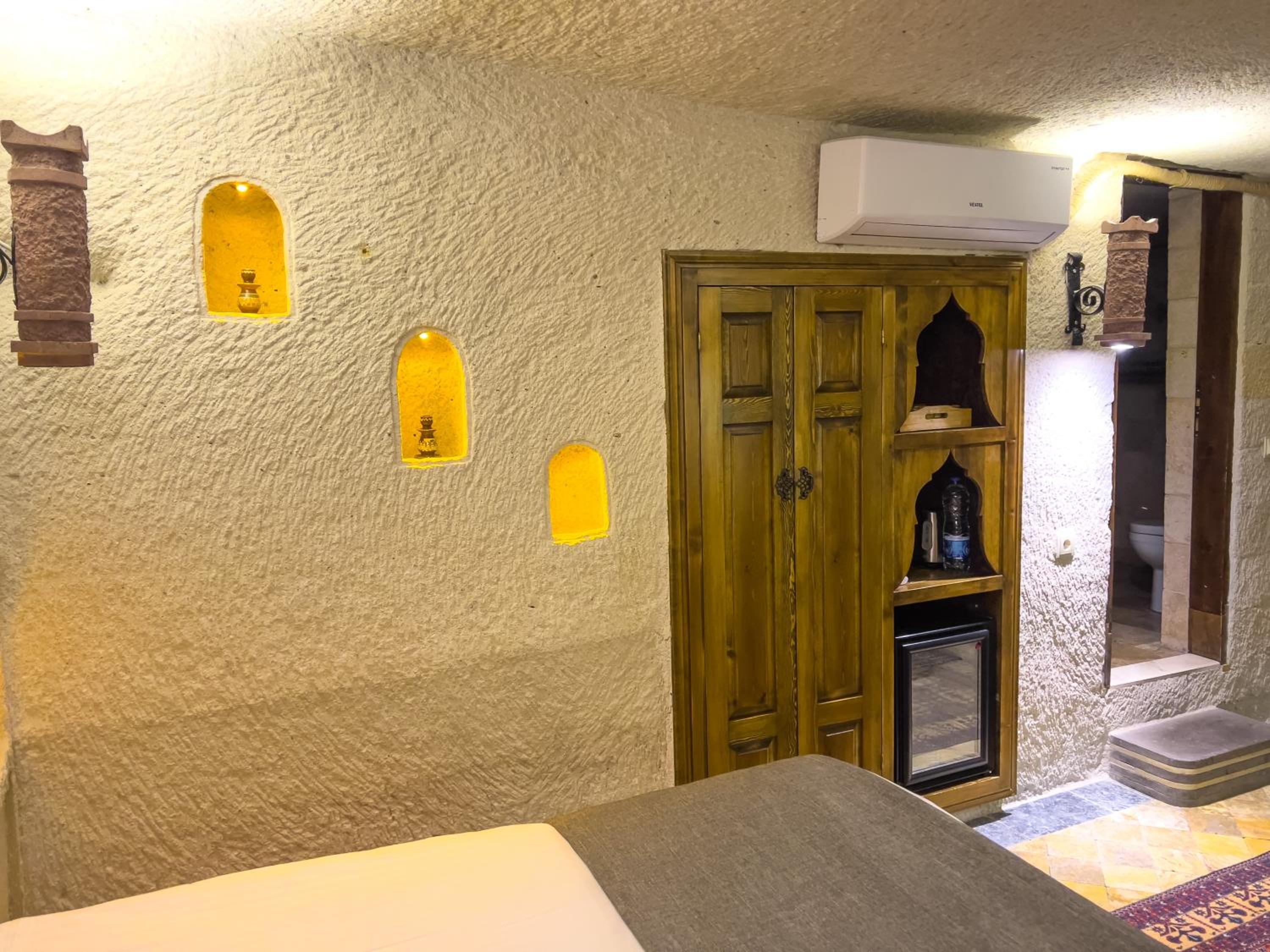 Local Cave House Hotel - Image 163