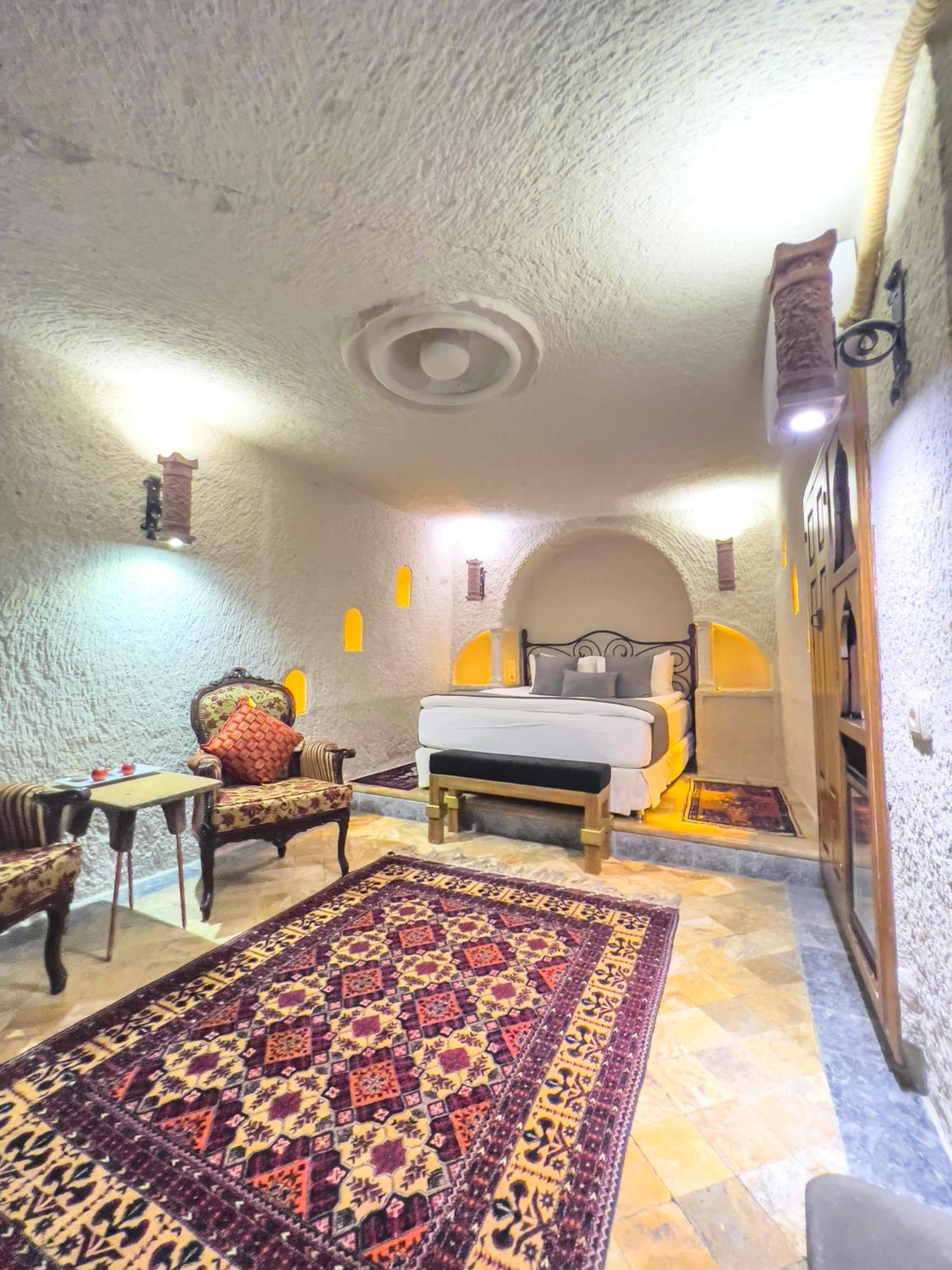 Local Cave House Hotel - Image 151