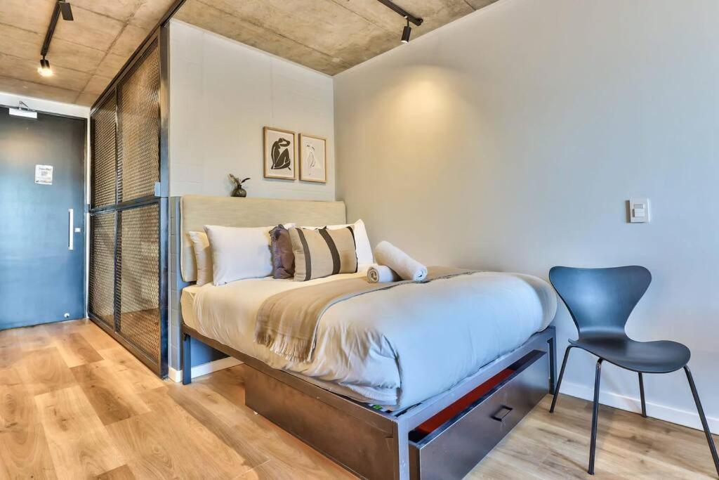 Cosy Oasis in the heart of Sea Point view 5