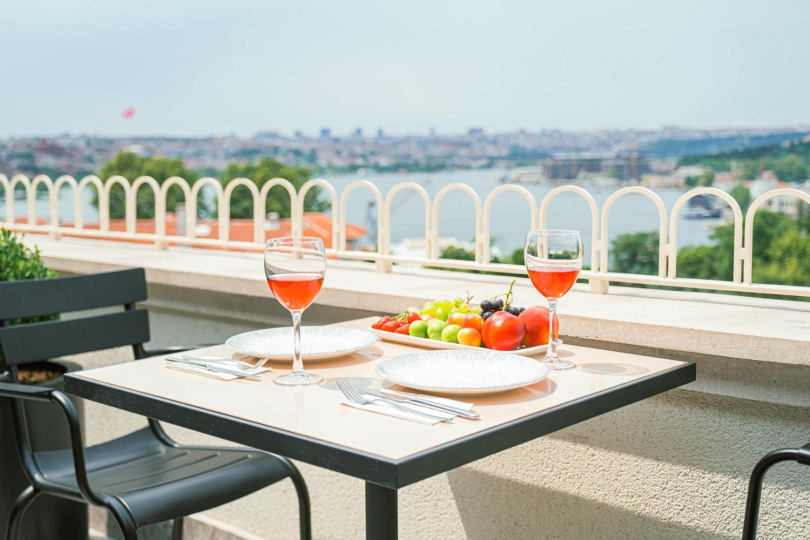 The Gift Otel - Image 21