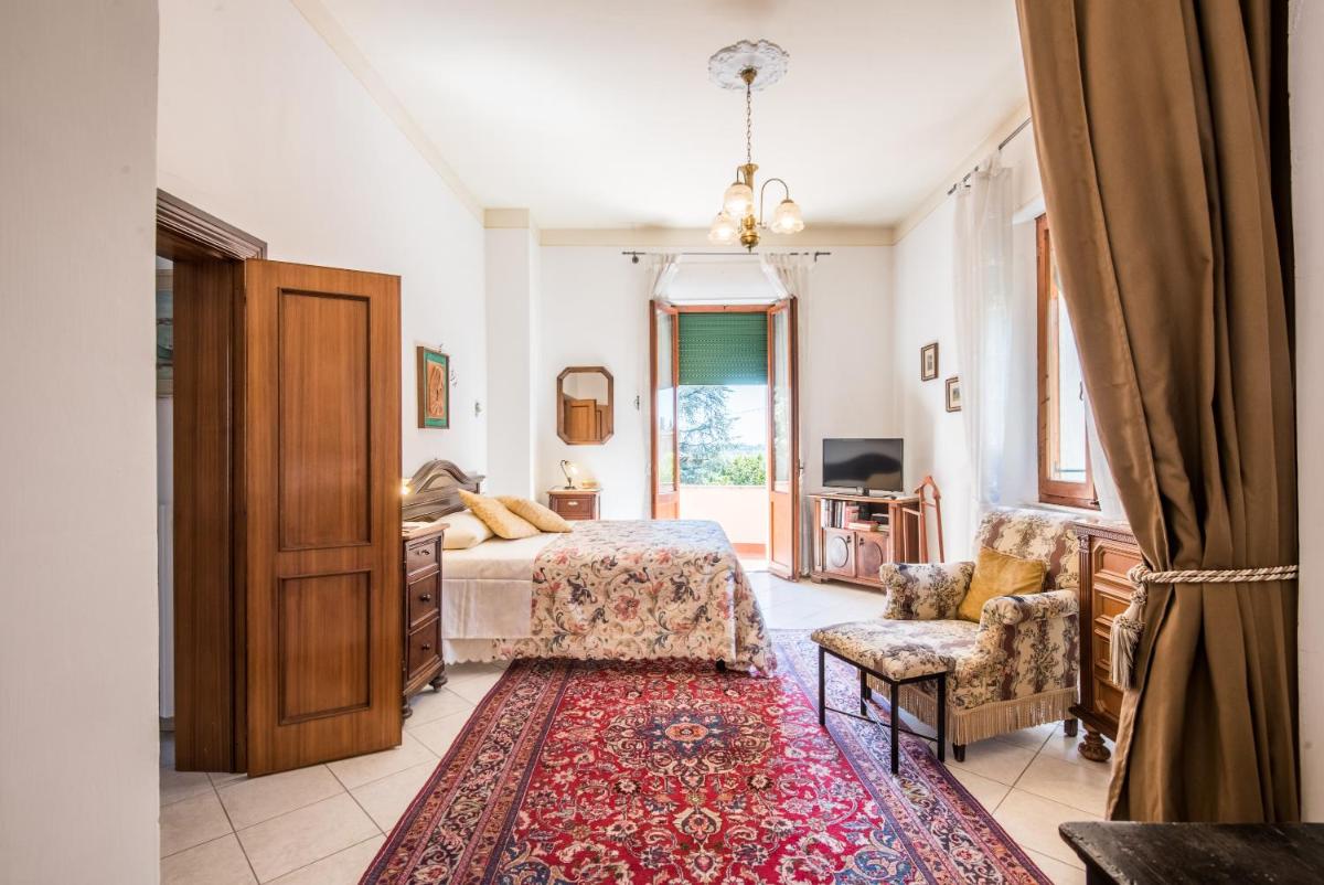 Villa in Pineta view 3