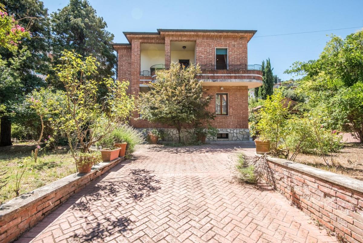 Villa in Pineta view 2