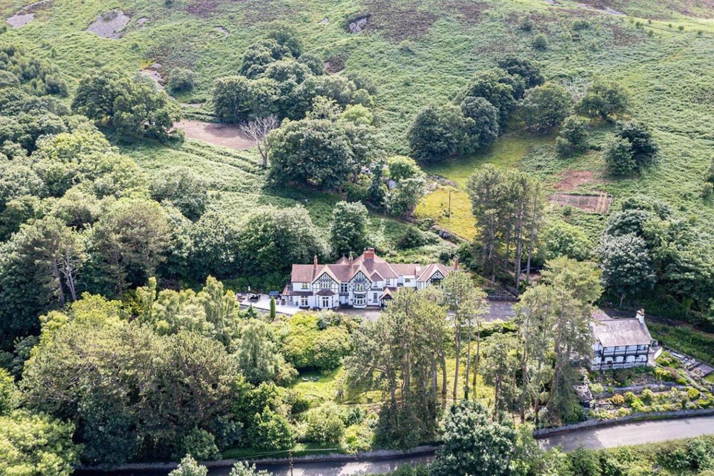 Delightful holiday home with sea views and Hot Tub view 3