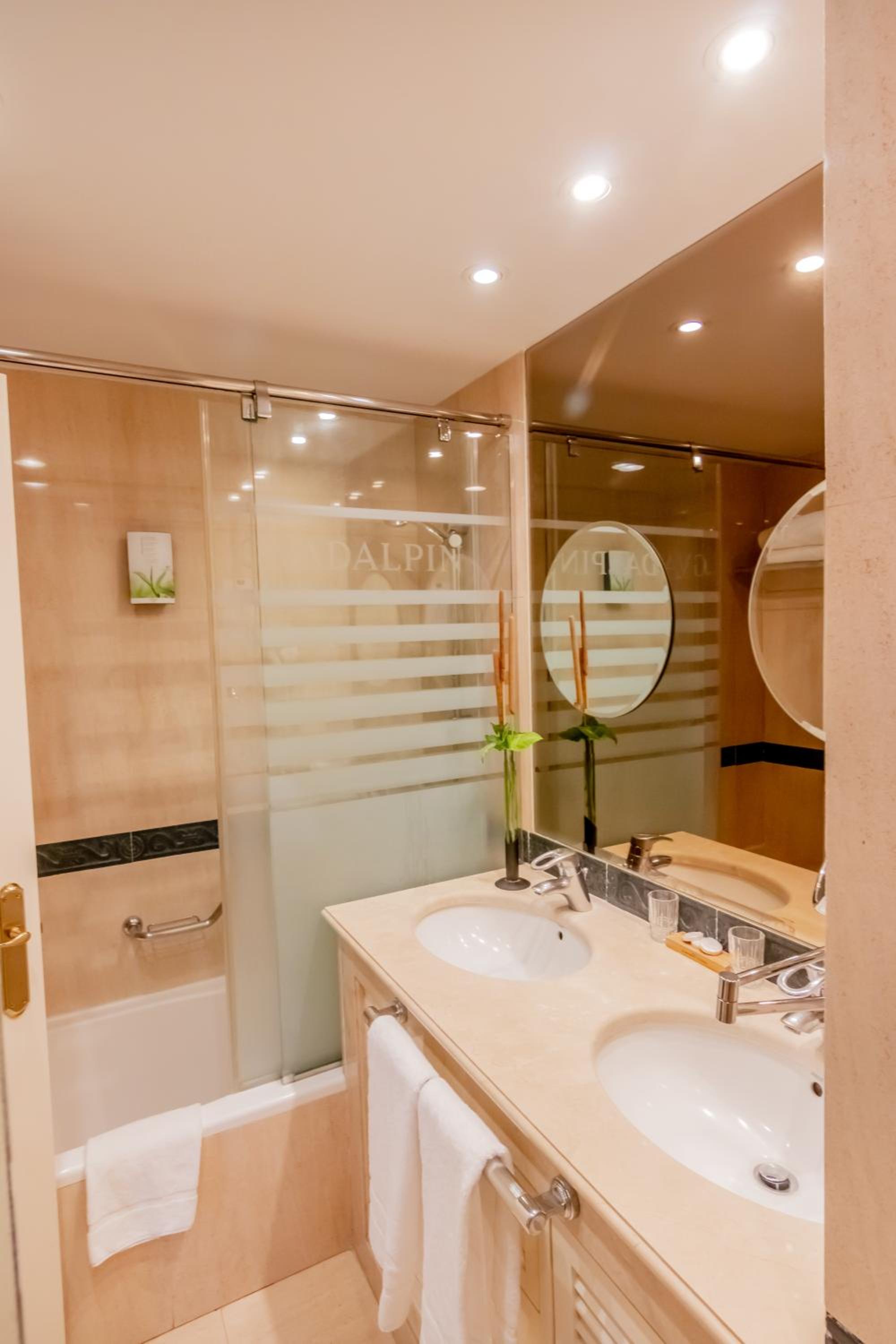 Guadalpin Suites
