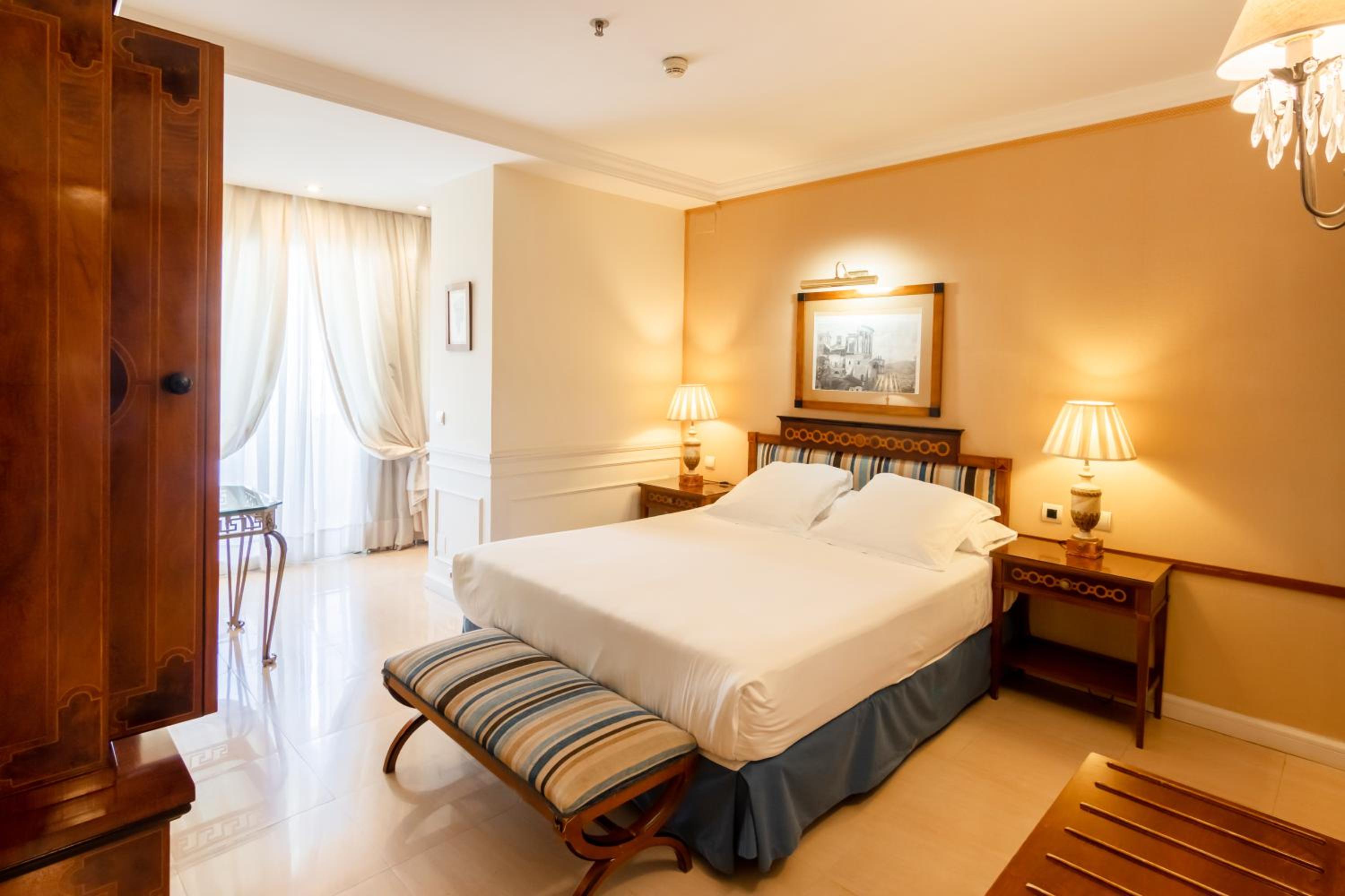 Guadalpin Suites