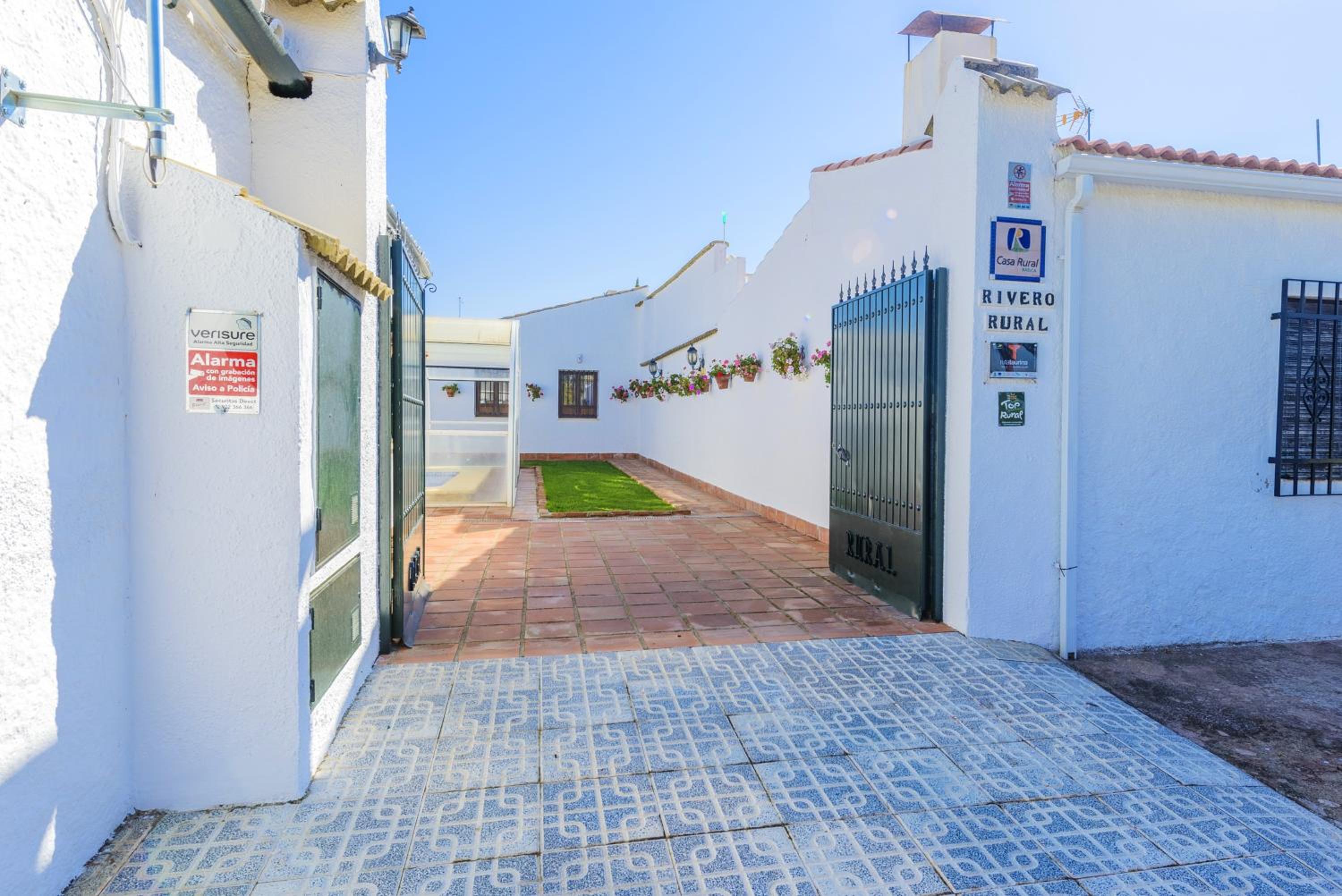Spacious Villa in Rivero de Posadas with Private Pool