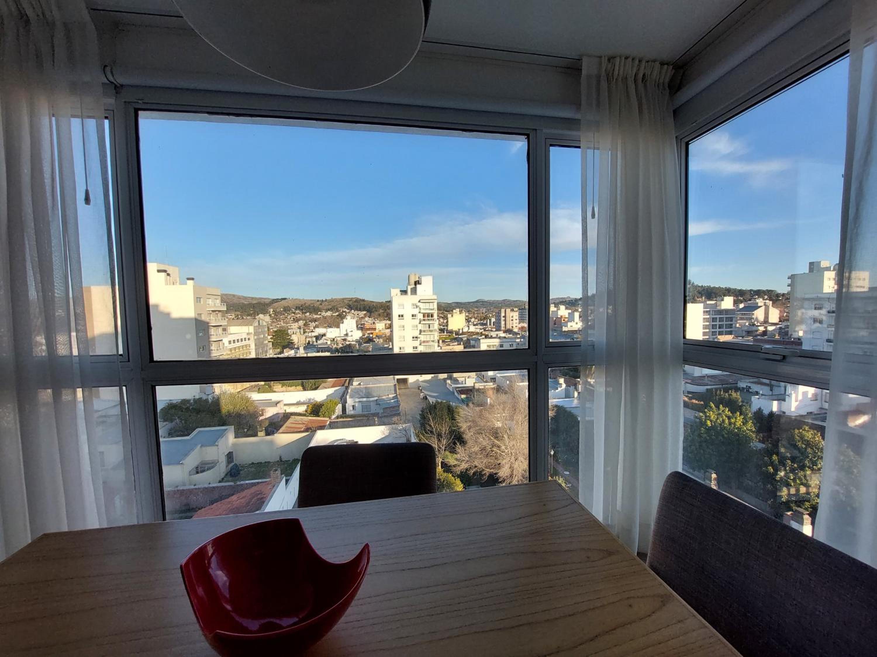 Departamento céntrico - Tandil - Linda vista y cochera.