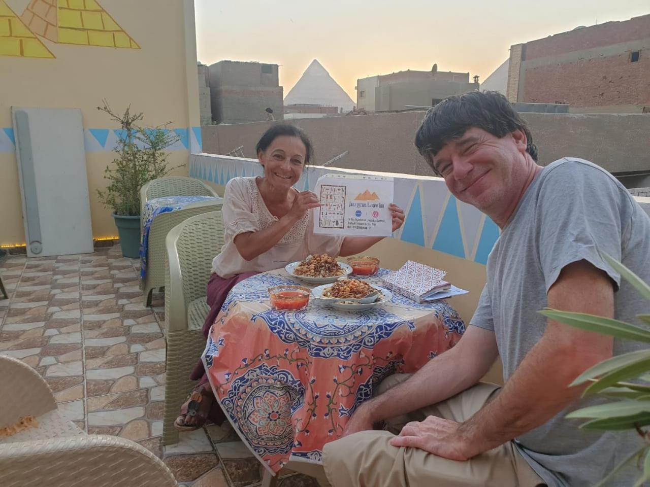 Jana Pyramids view inn