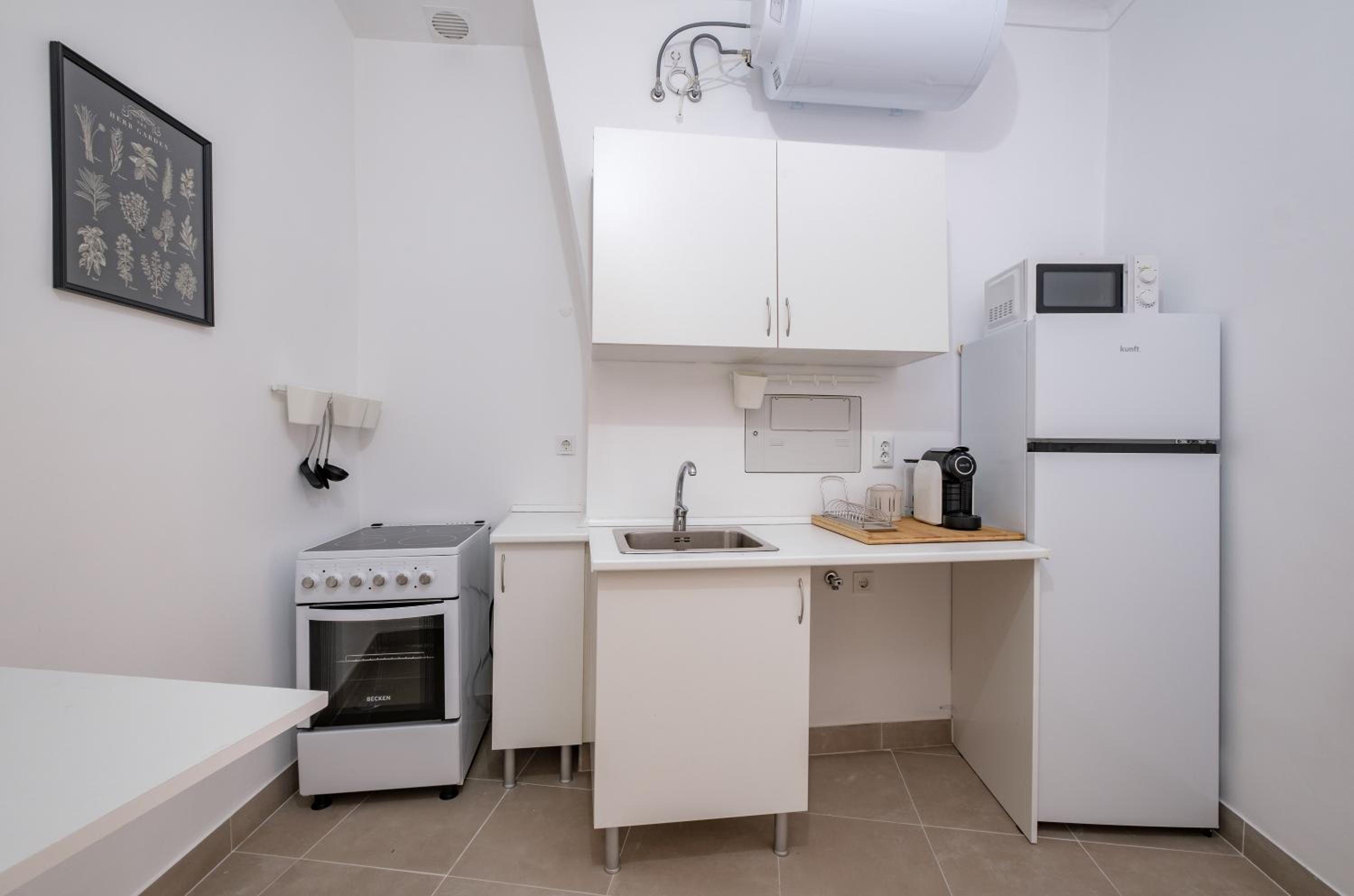 NEW! Unique 1 bedroom apartment- Santa Catarina 42 view 3
