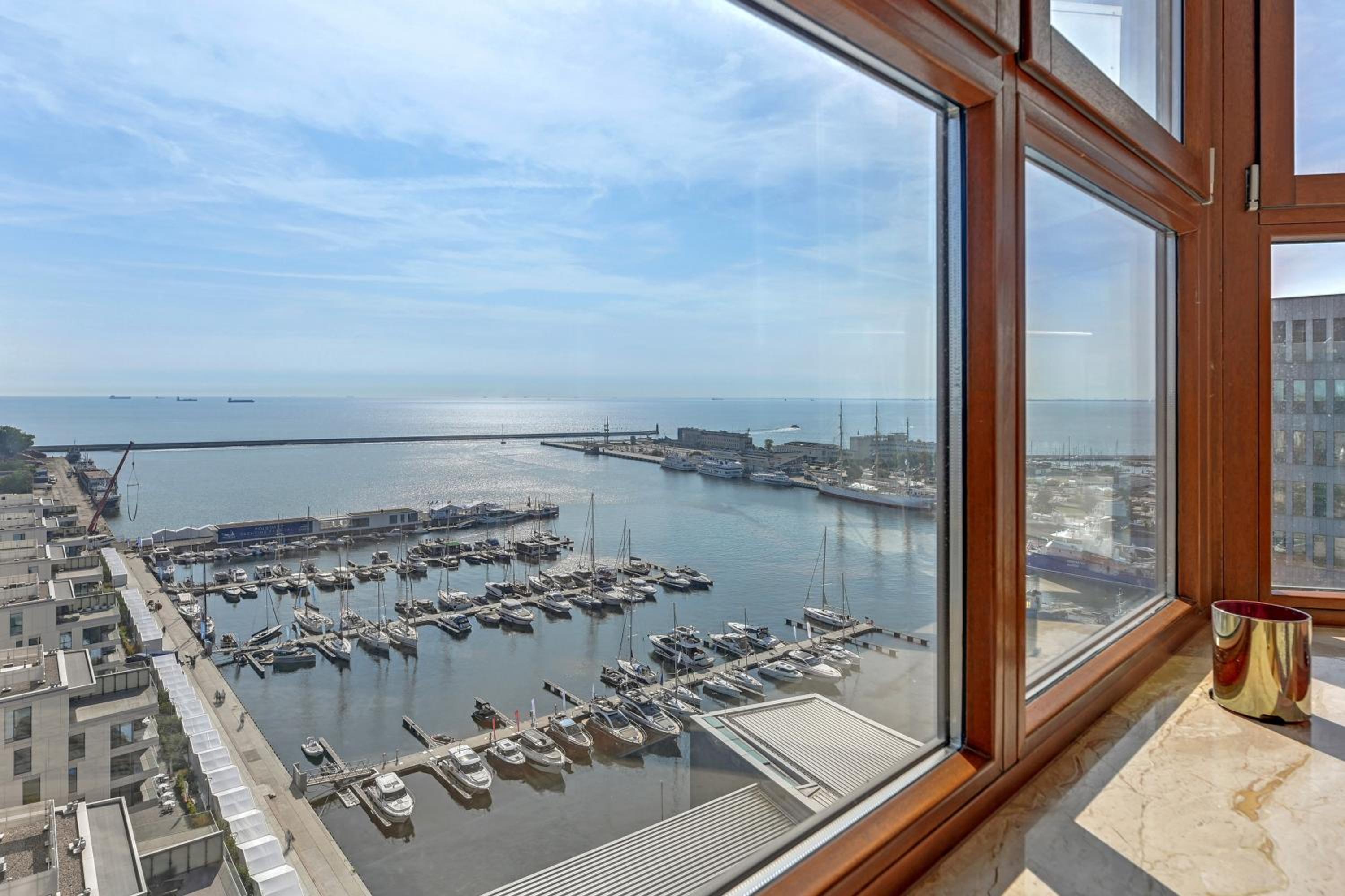 SEA TOWERS Panorama Apartments by Noclegi Renters