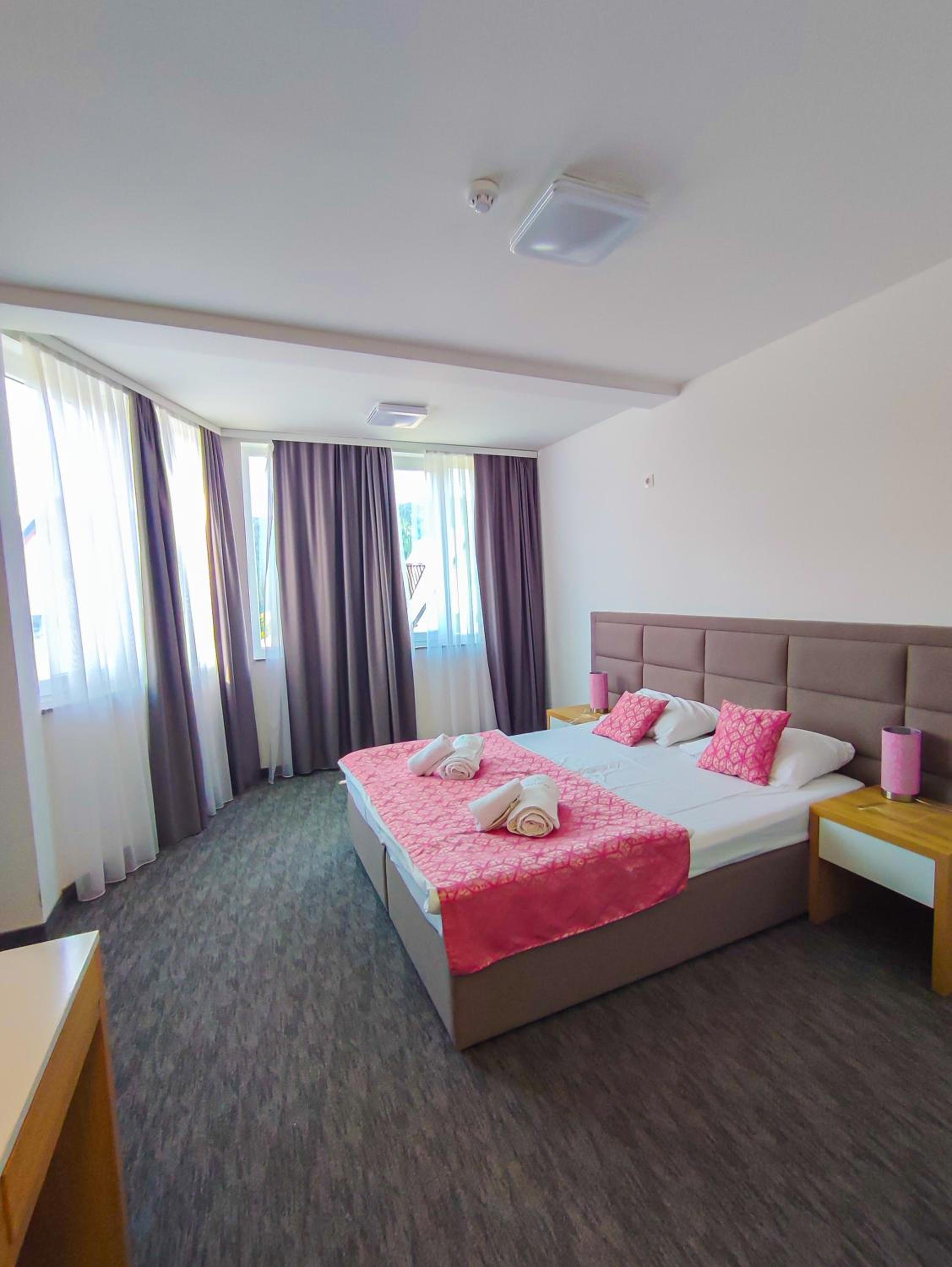 Oaza Mira Hotel & Resort-فندق ومنتجع واحة الهدوء