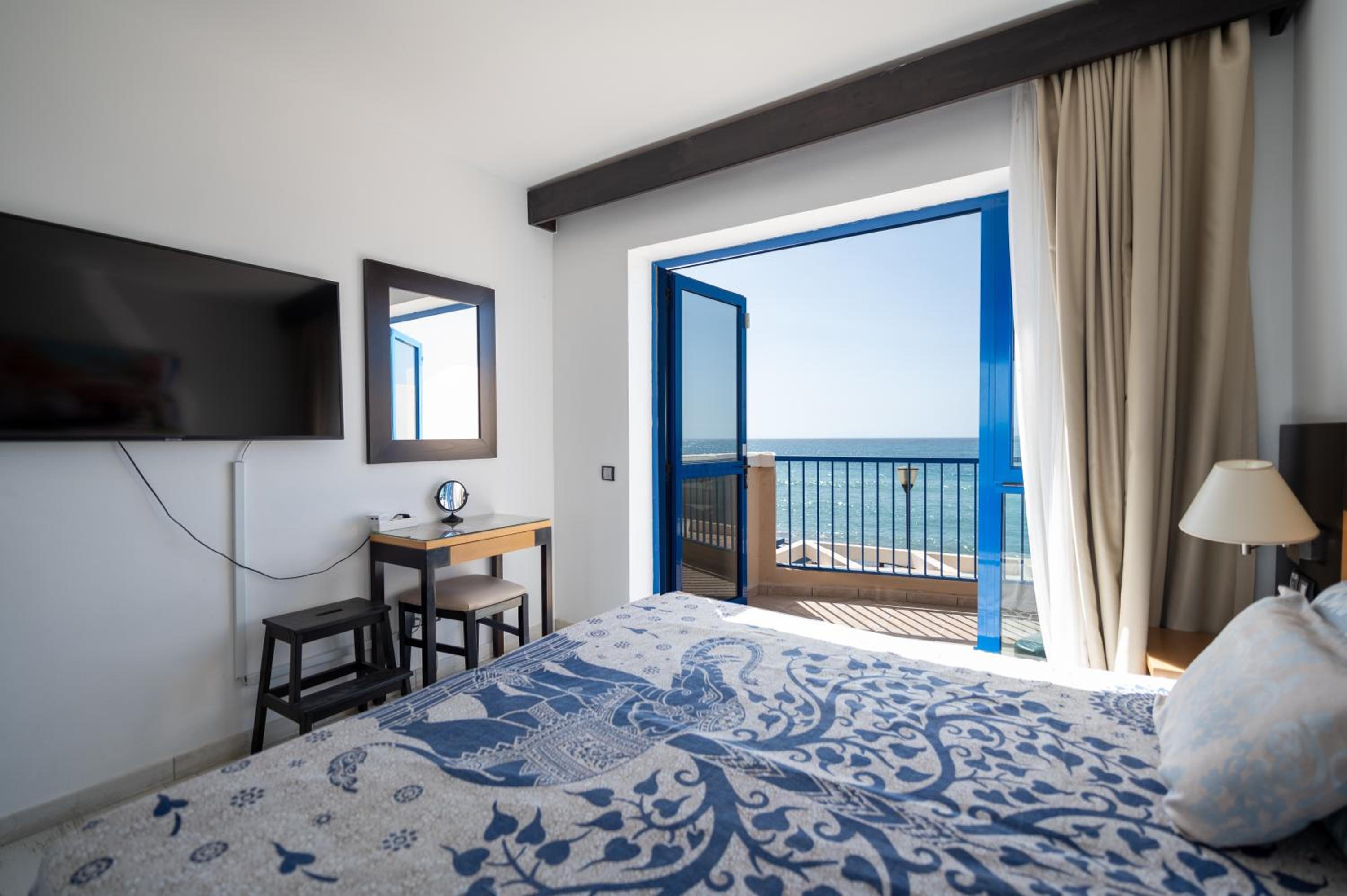 Apartamentos Playa Feliz