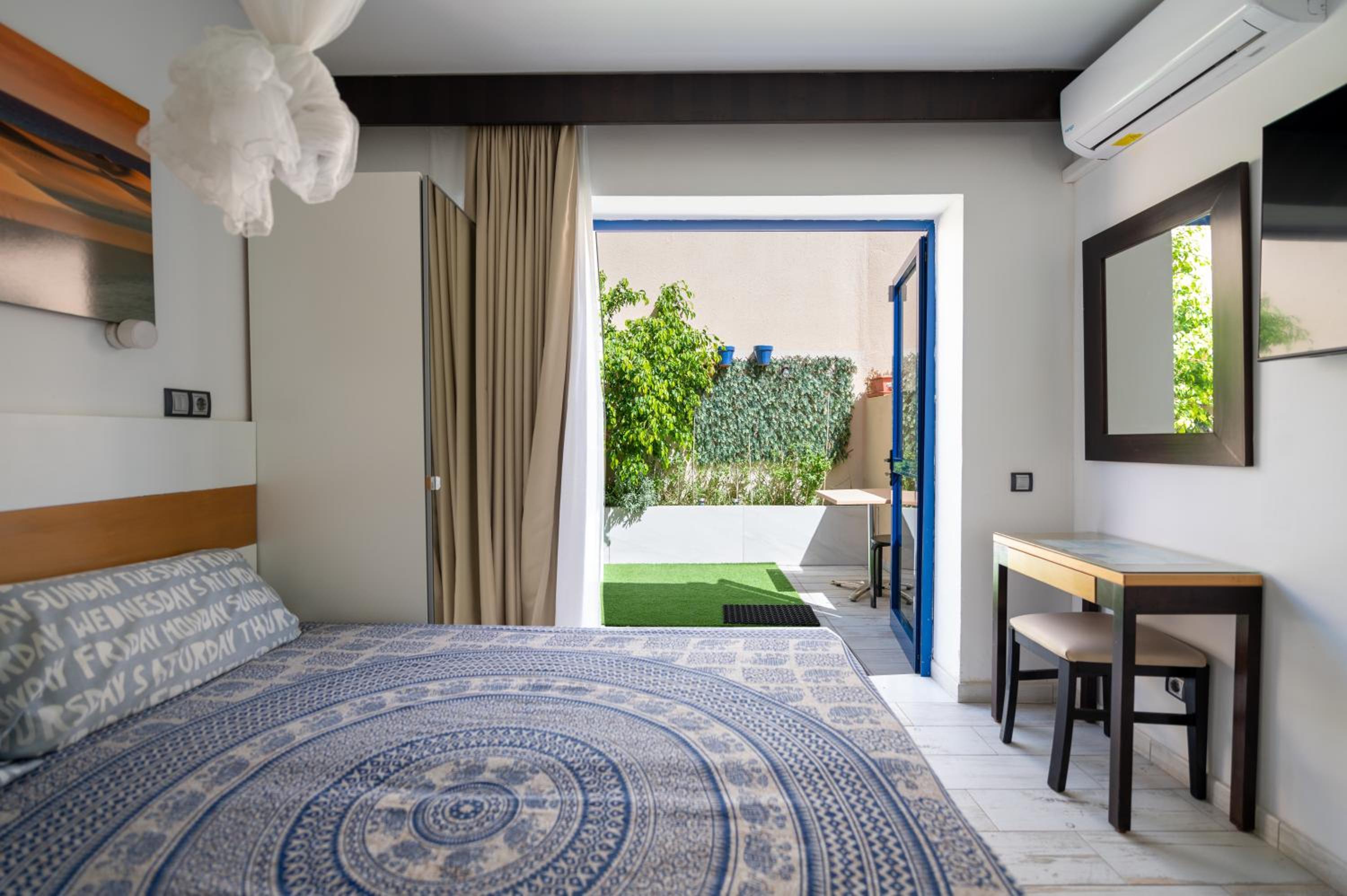 Apartamentos Playa Feliz