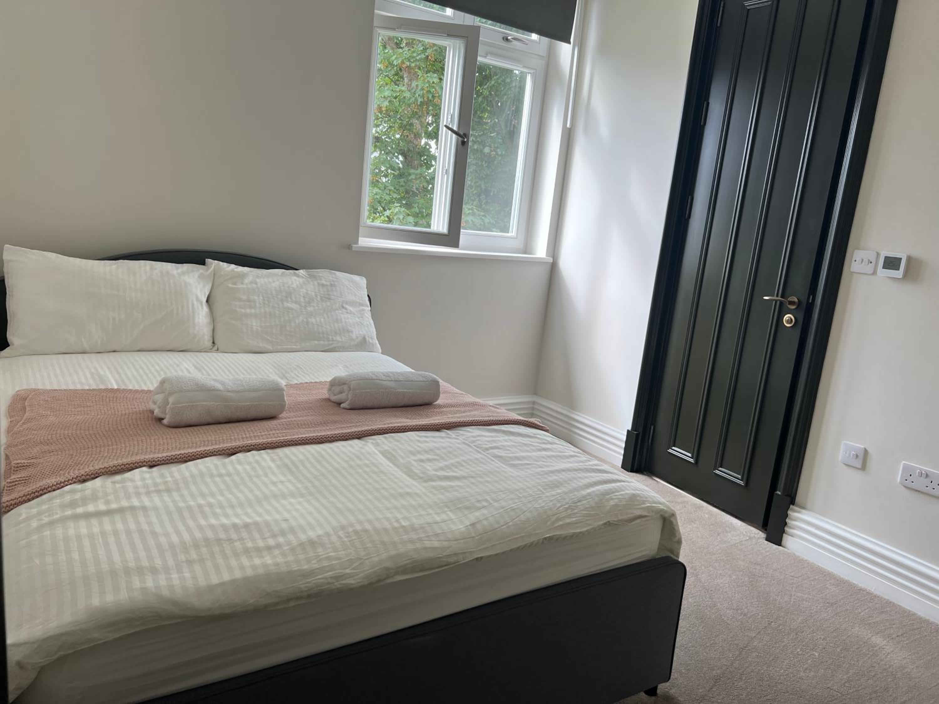Bright & Modern 2 bedroom In Hendon view 5