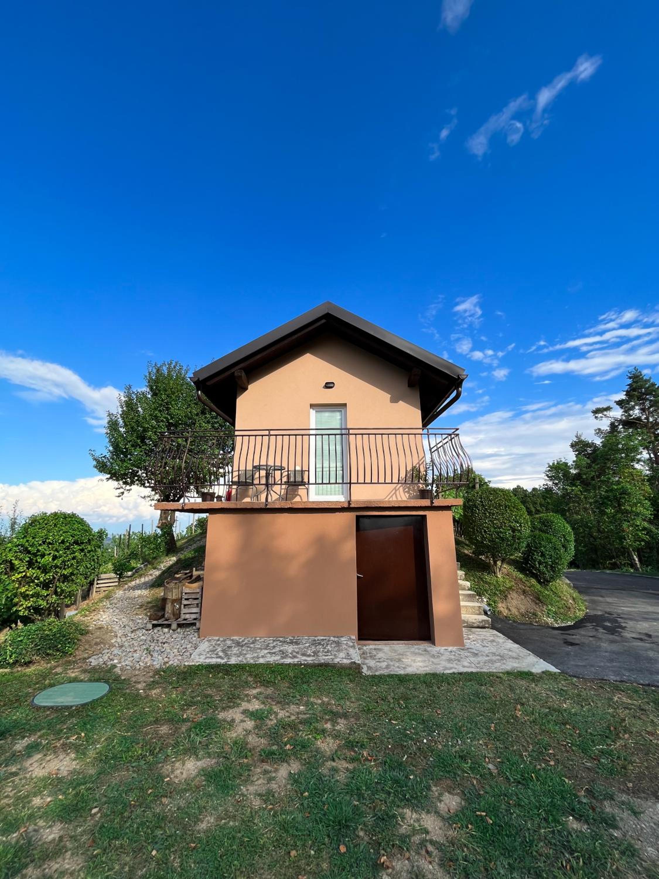 Holiday House Tomajna
