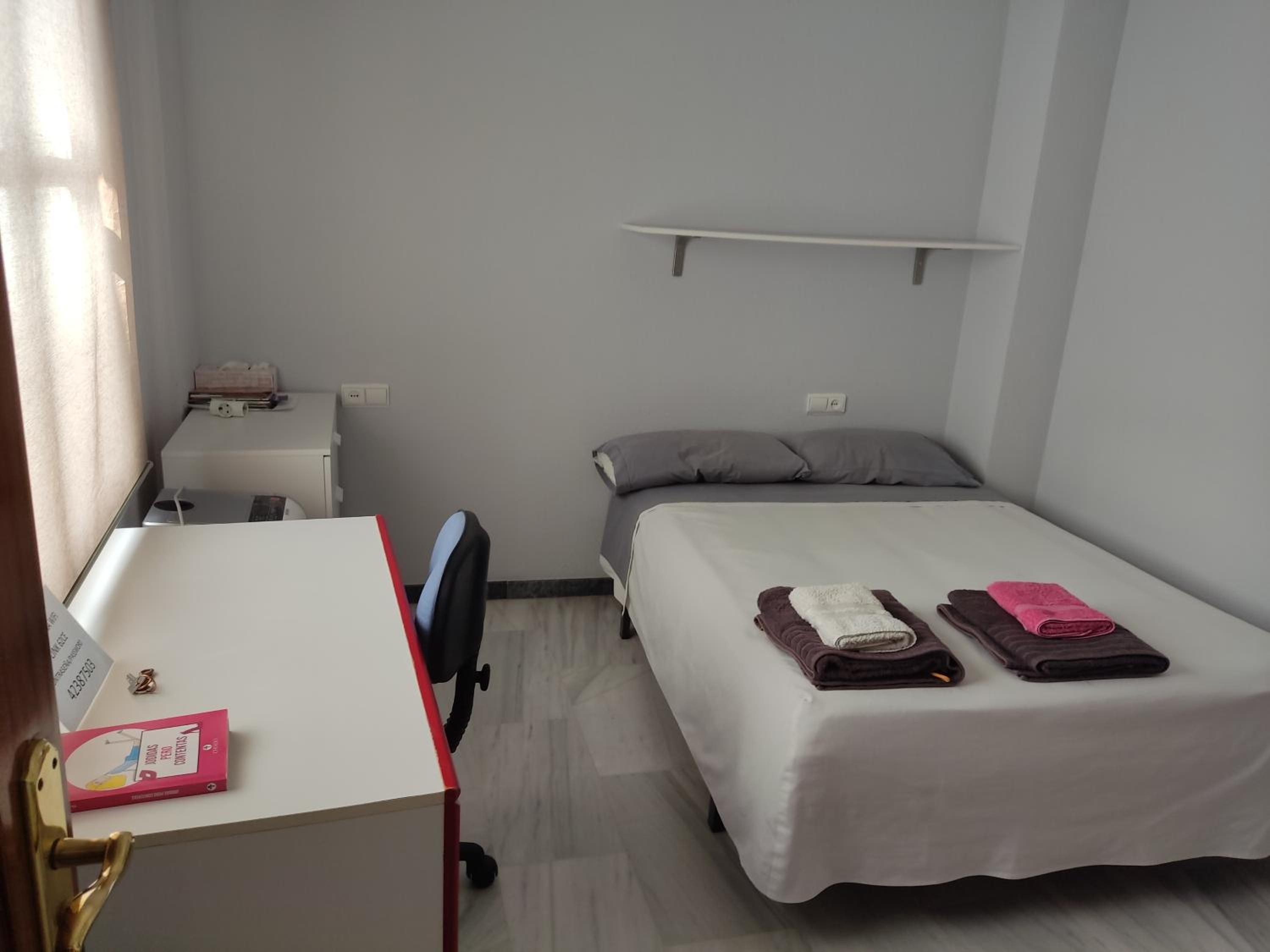 Habitación doble con baño privado en Casa Clara view 3