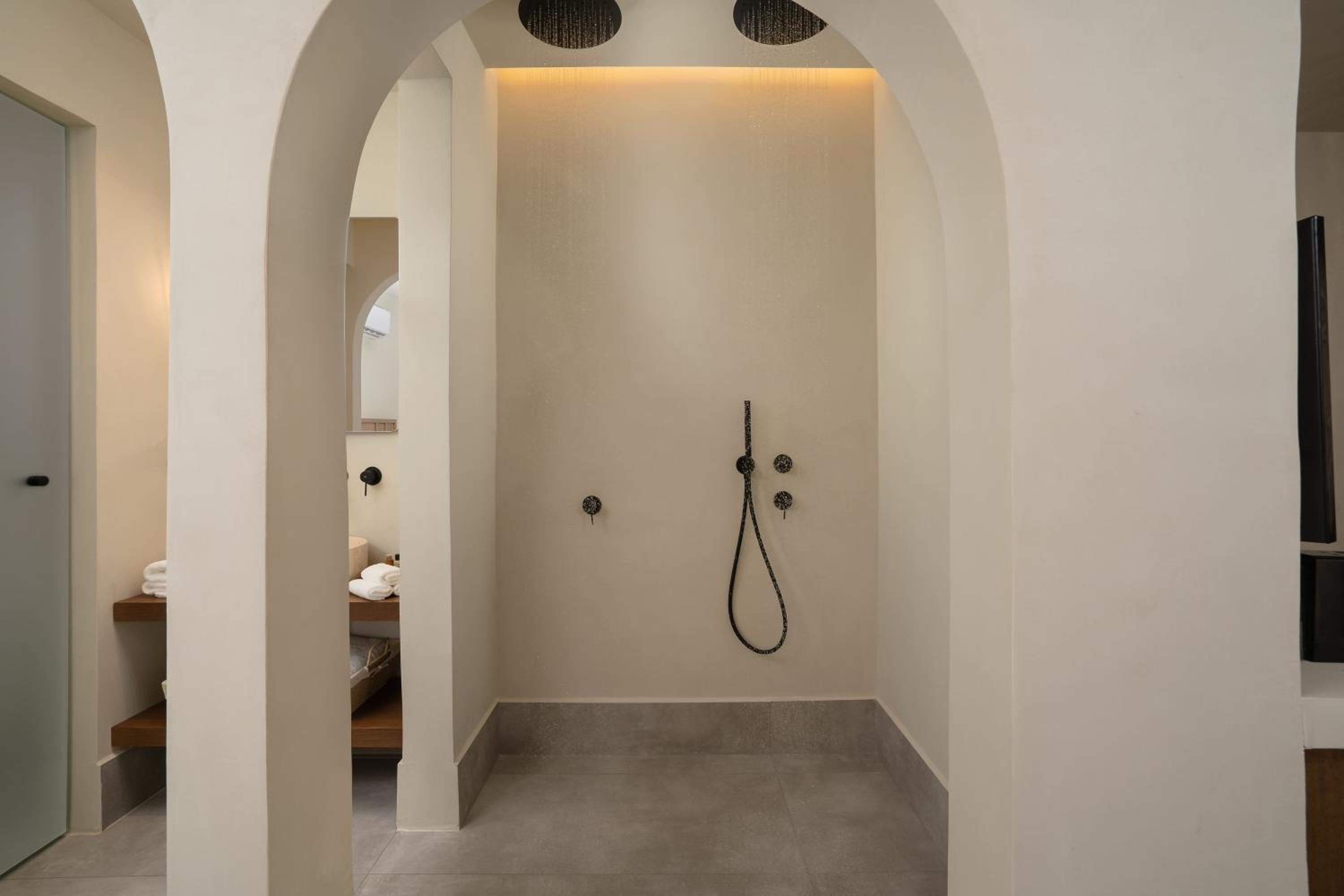Polis of Naxos Stylish Suites — 11